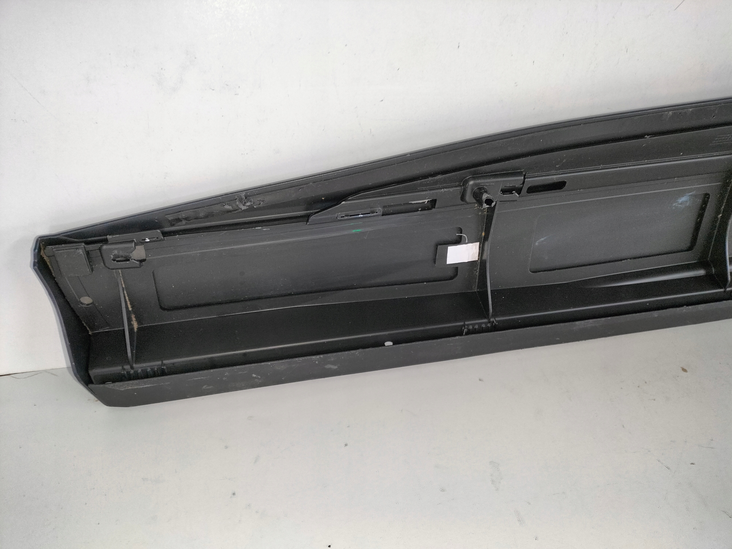 LISTA PRAVYCH PREDNYCH DVERI AUDI Q4 E-TRON 22-