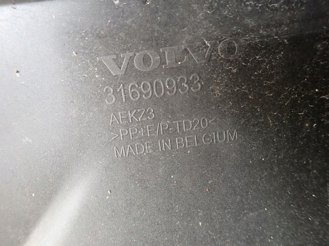 VOLVO XC40 LIFT 22- PREDNÝ NÁRAZNÍK