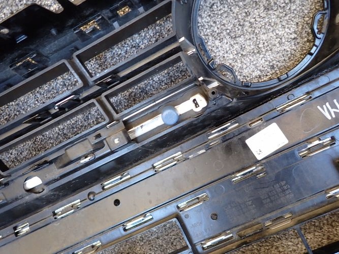 VW ARTEON LIFT 20- MRIEZKA LISTA LEDY 3G8853651BL