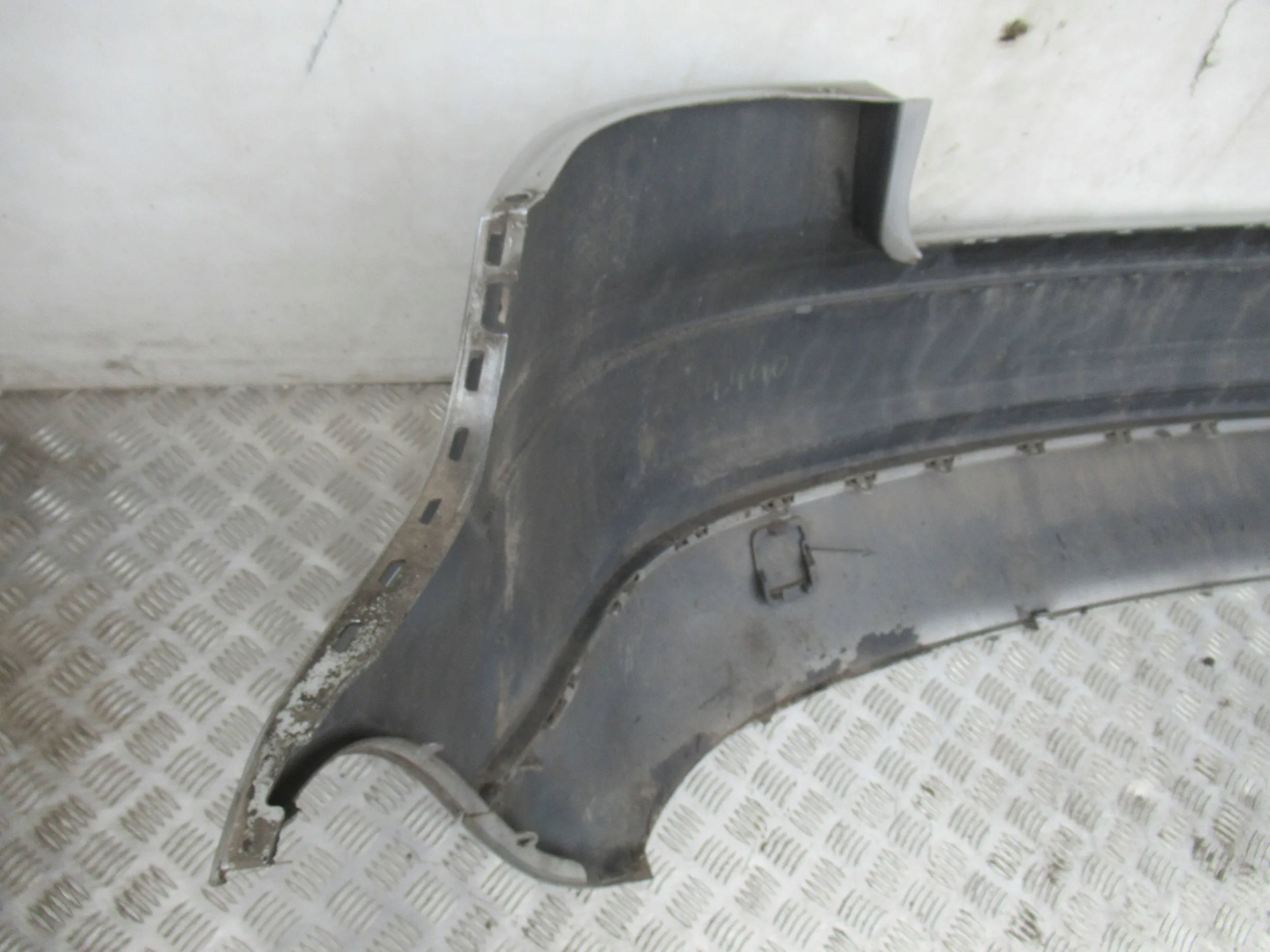 ZADNÝ NÁRAZNÍK AUDI A3 8P 3D