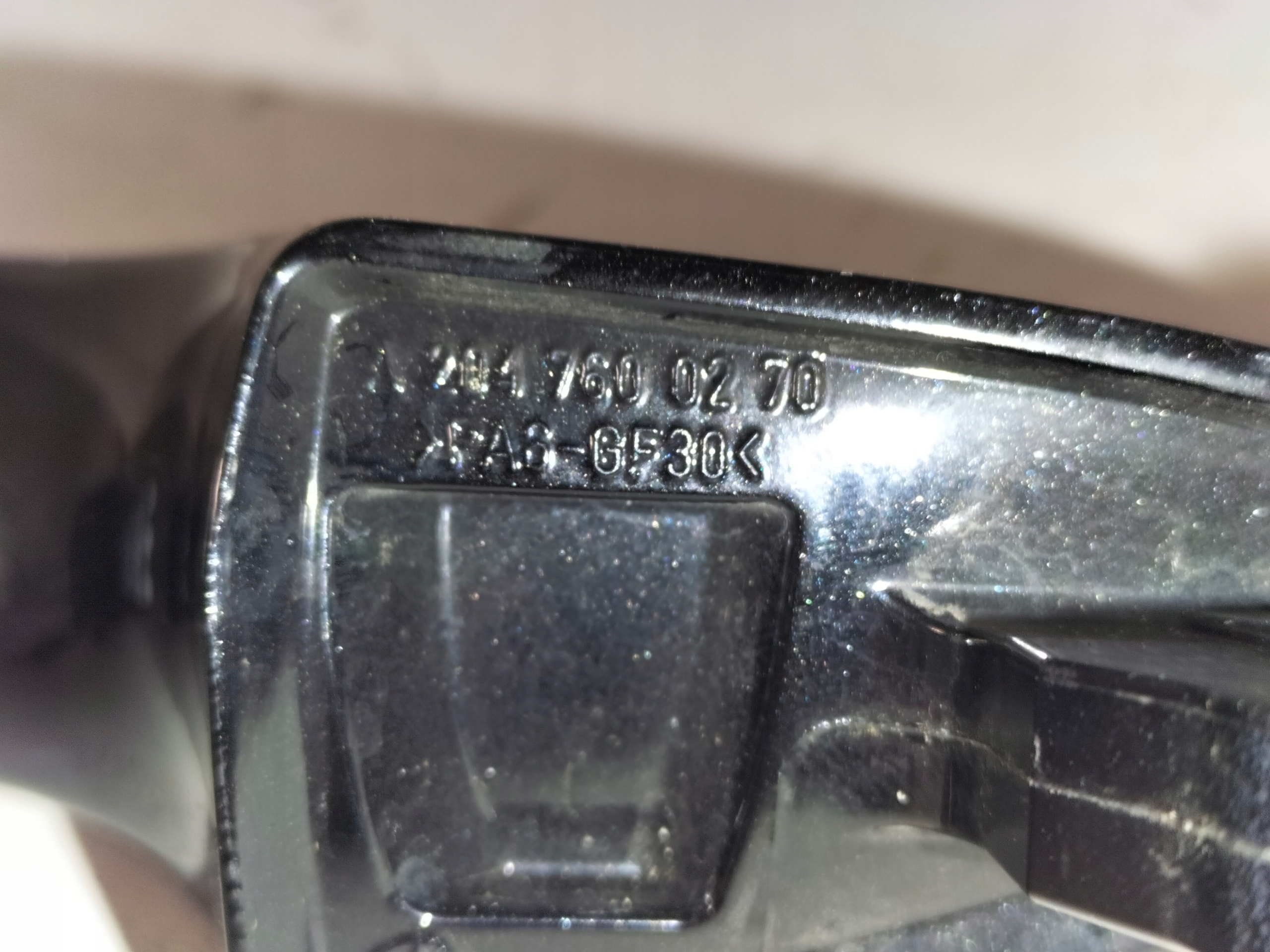 KĽUČKA PRAVÝCH DVERÍ MERCEDES C KLASA W204 07-