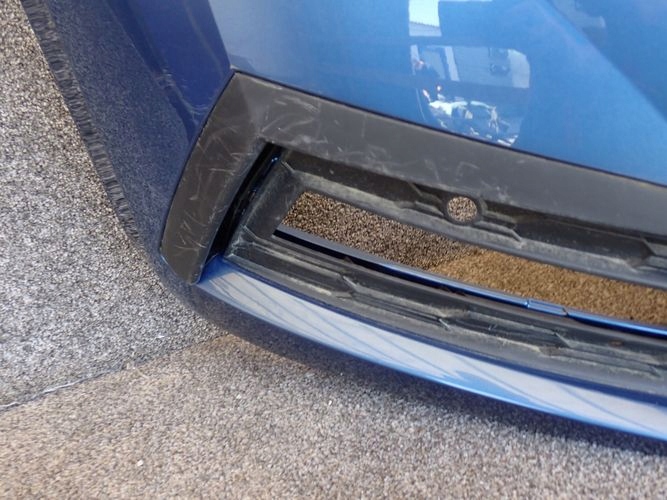 SKODA OCTAVIA IV PREDNÝ NÁRAZNÍK NASÁVANIA VZDUCHU