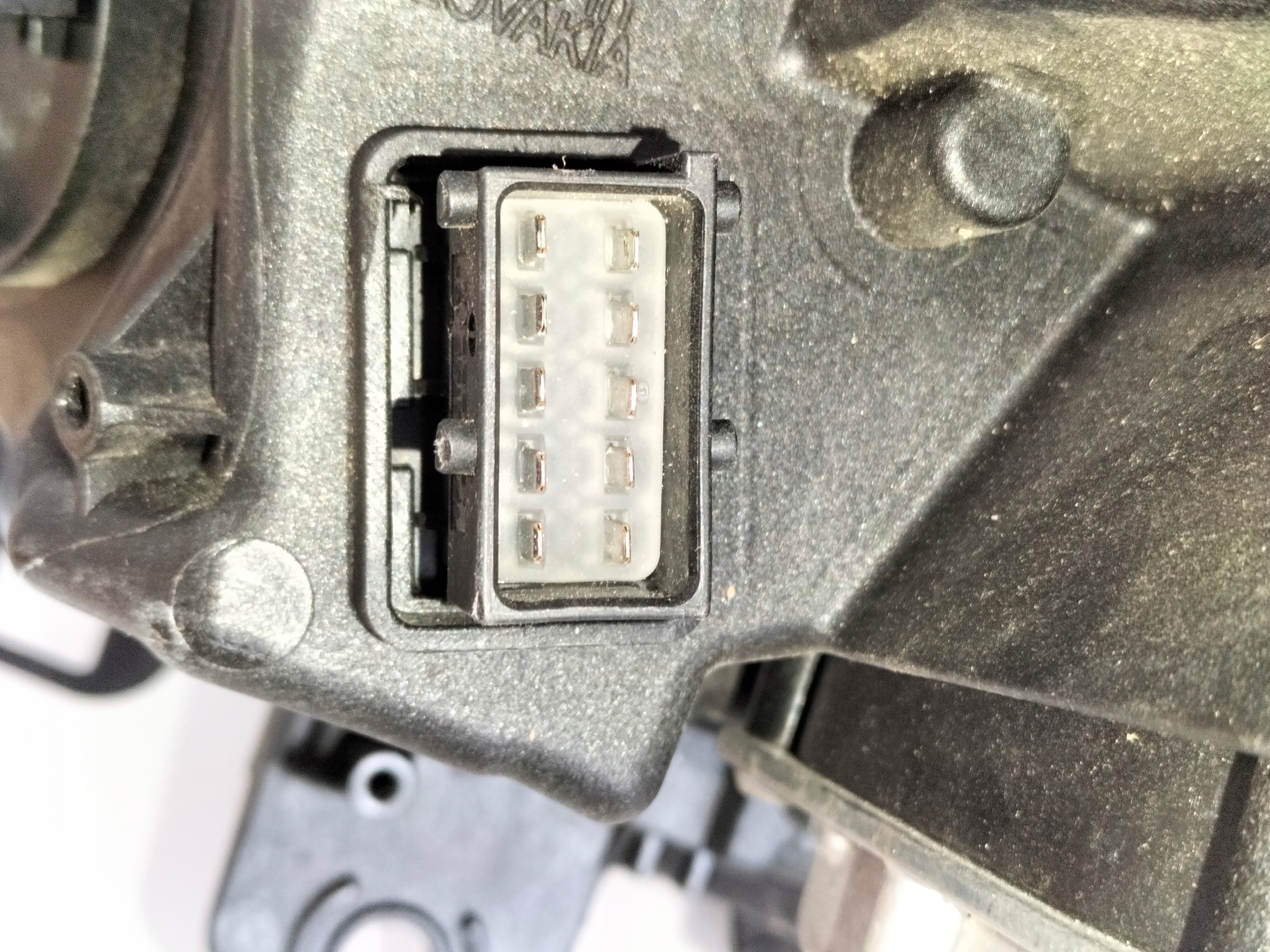 PRAVE PREDNE SVETLO OPEL ASTRA V K 15- INTELLI LUX FULL LED