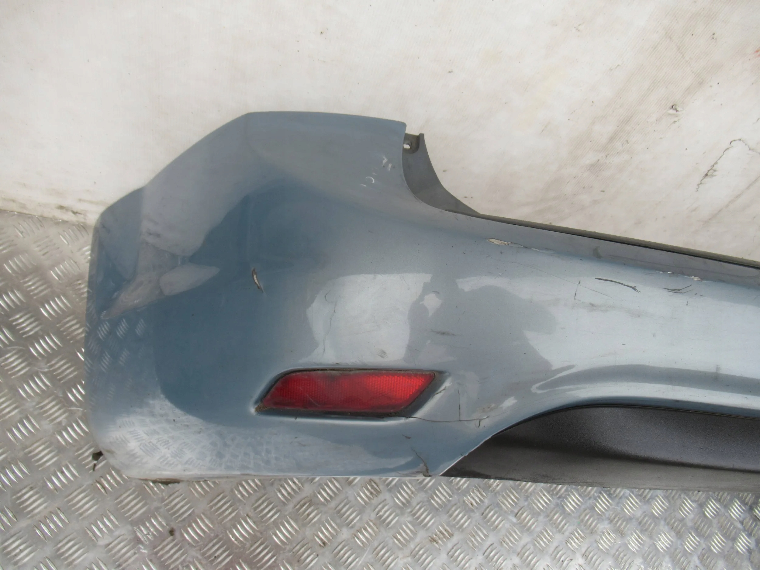 ZADNÝ NÁRAZNÍK FORD FOCUS 2 MK2 KOMBI LIFT 08-