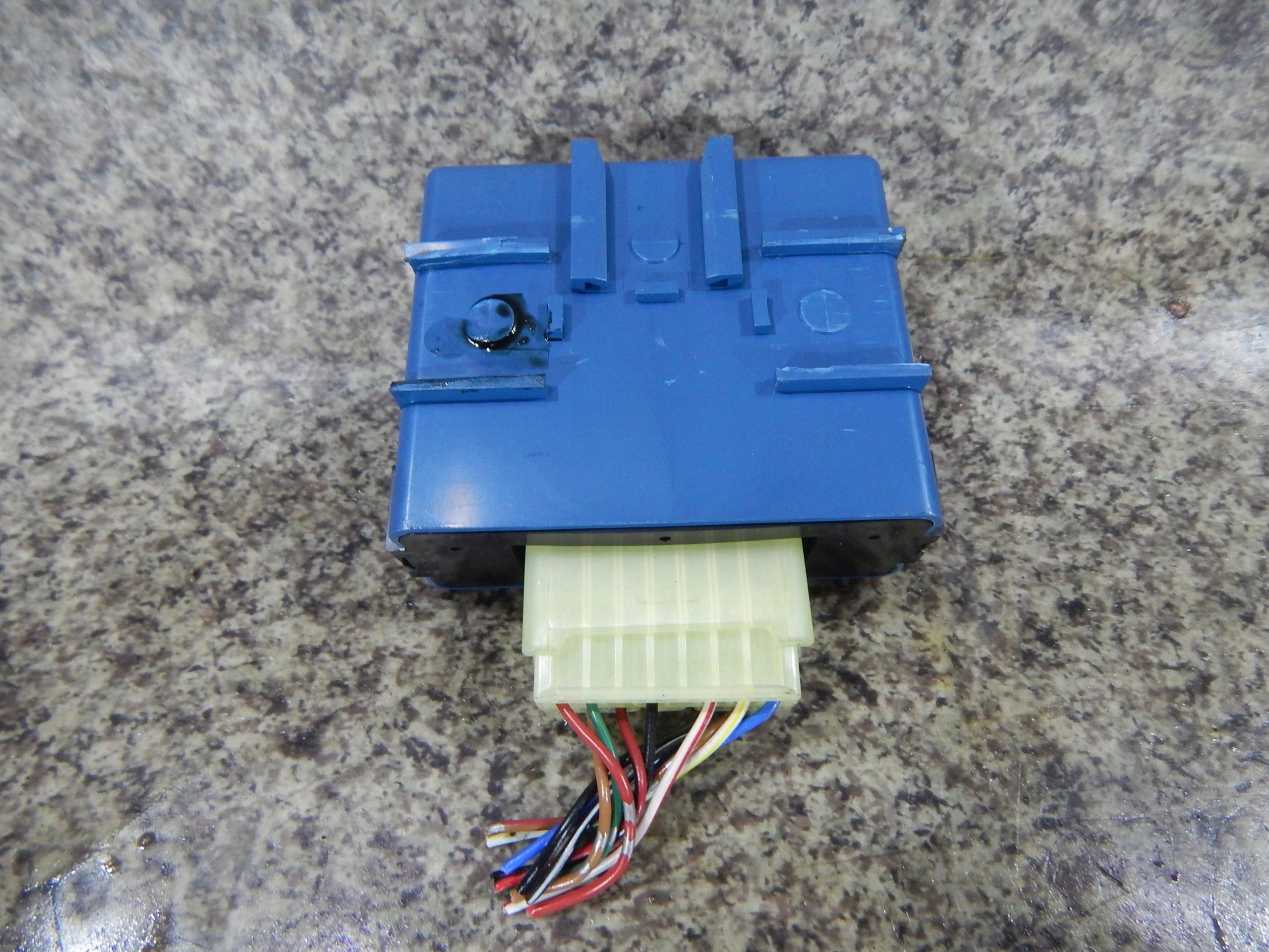 MITSUBISHI PAJERO SPORT MODUL ANTENY MR517920