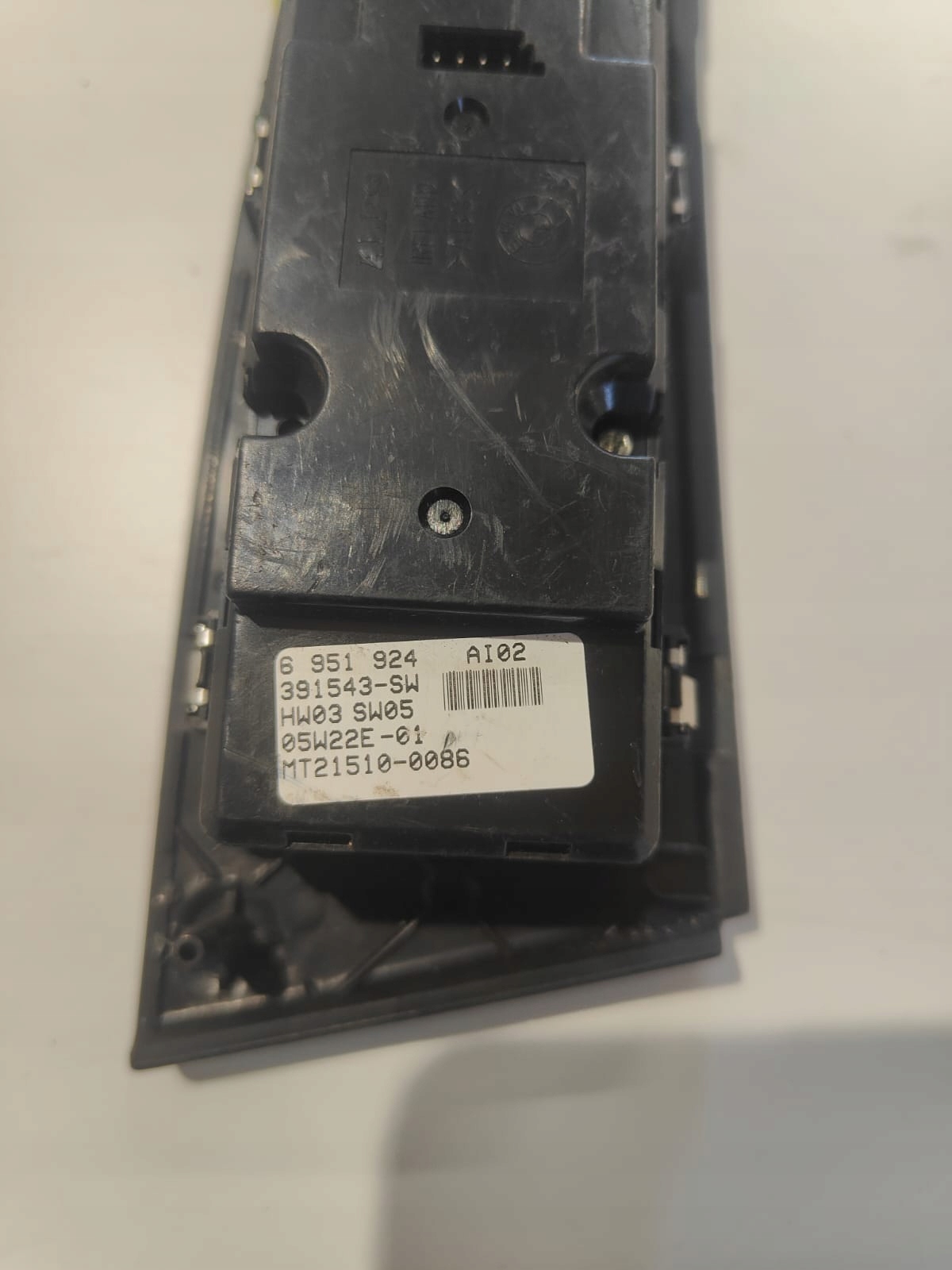 BMW e60 6951924 VYPÍNAČ VYPINAC OVLADANIA OKIEN