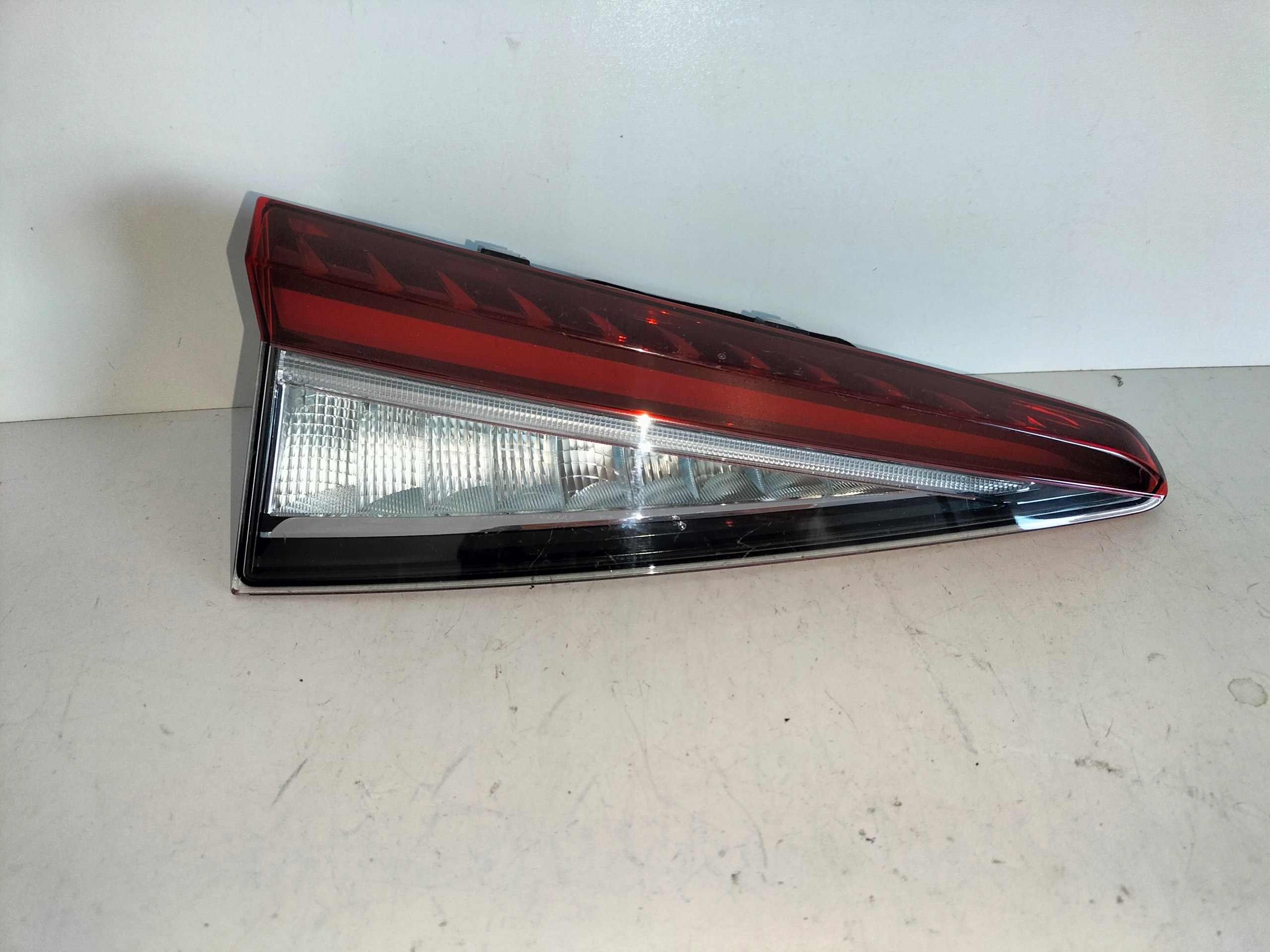LAVE ZADNE SVETLO SKODA ENYAQ 21- LED
