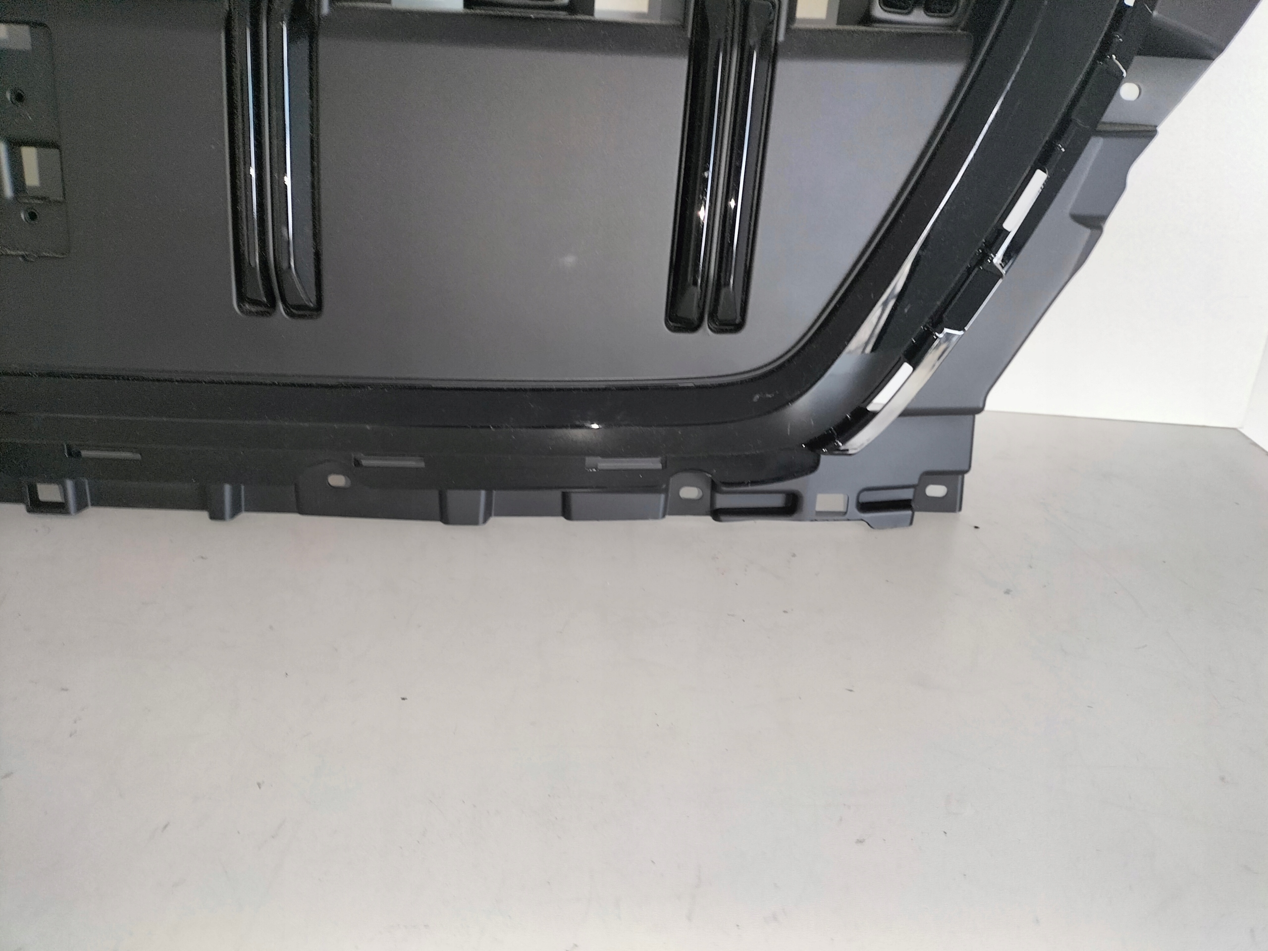 MRIEZKA LISTA AUDI Q7 LIFT 23- S-LINE