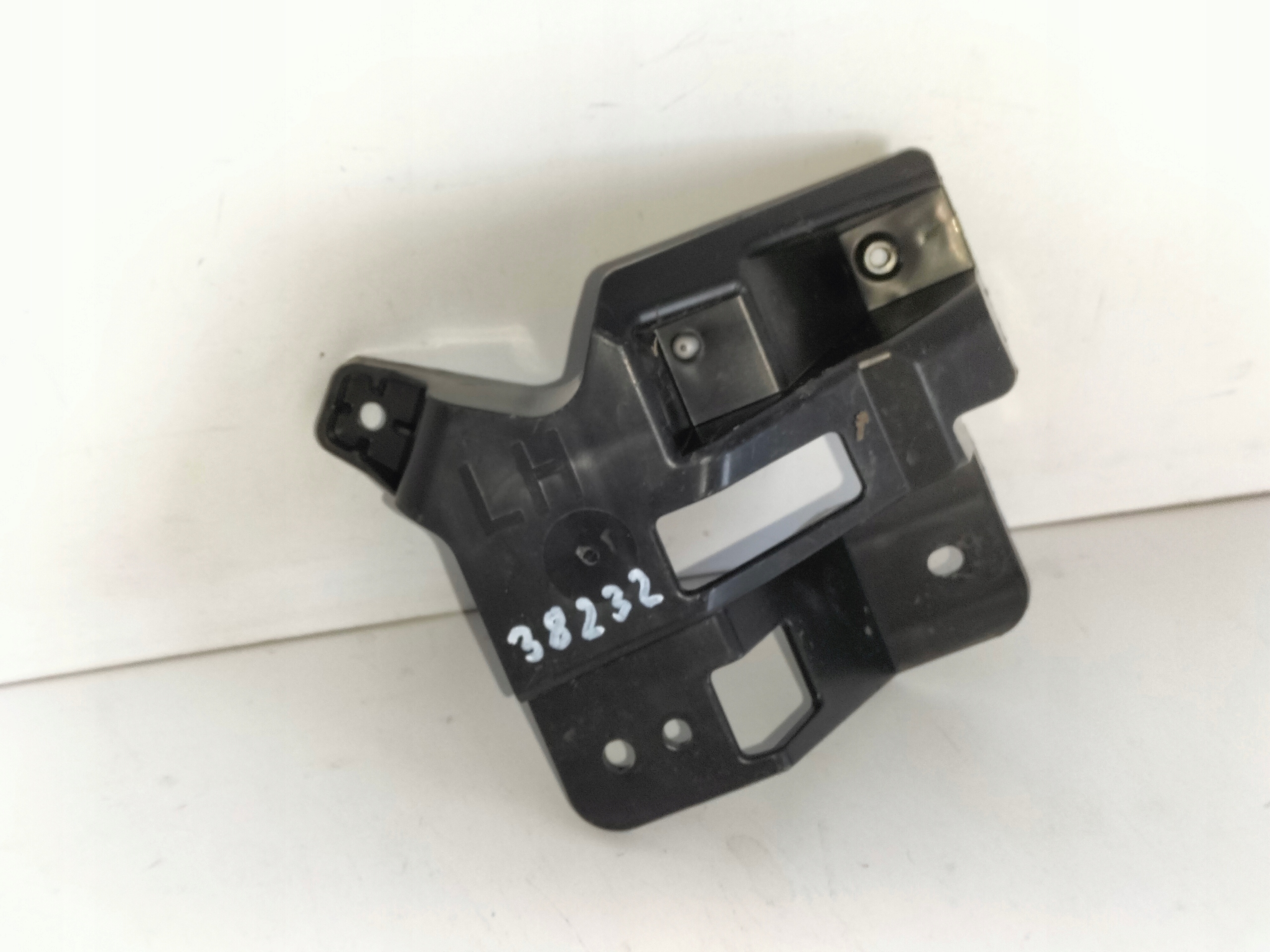 DRZIAK PREDNEHO NARAZNIKA LAVY HYUNDAI KONA II SX2 EV 23- N-LINE