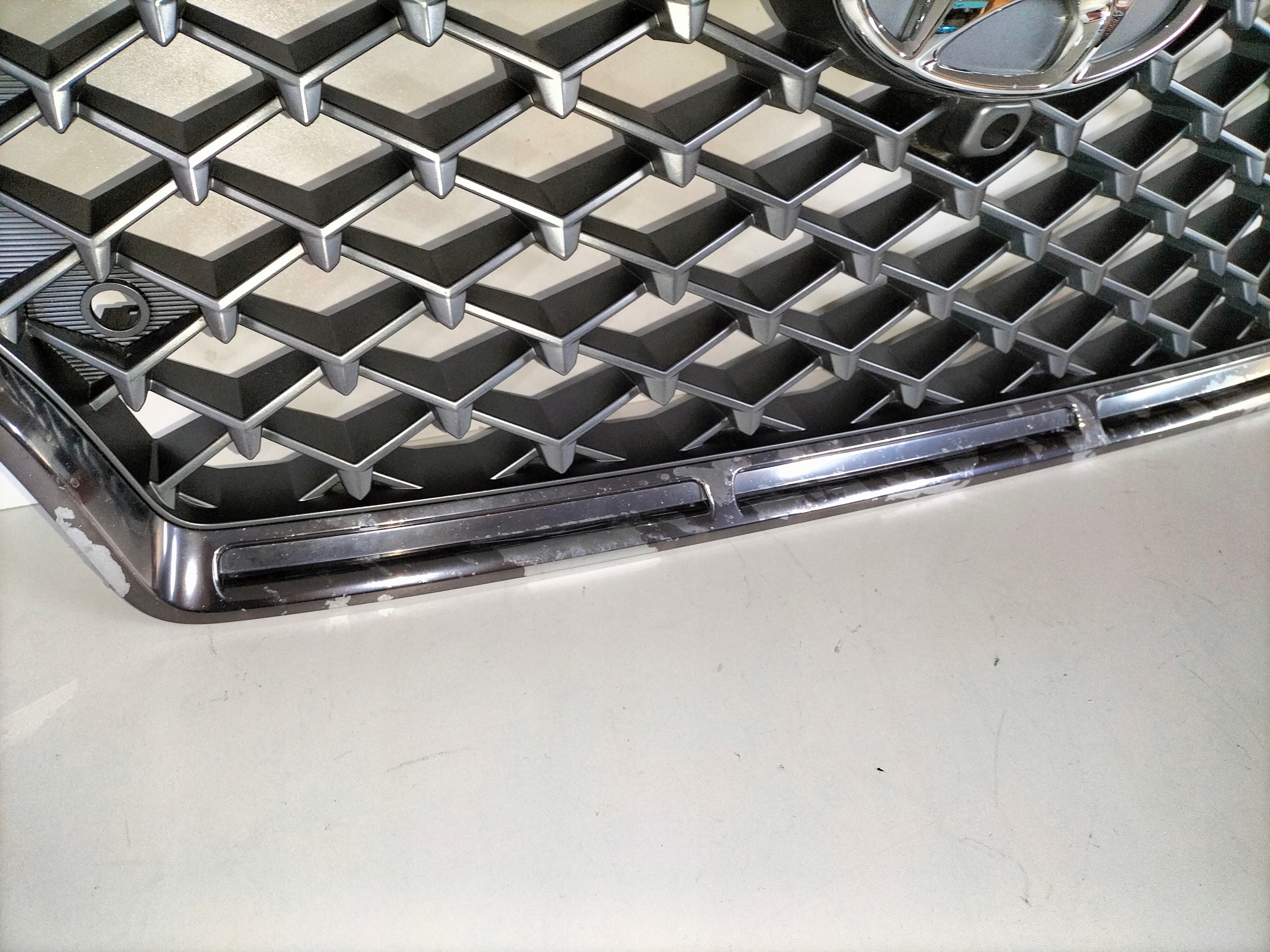 MRIEZKA LISTA HYUNDAI TUCSON III LIFT 18- N-LINE szary STRED