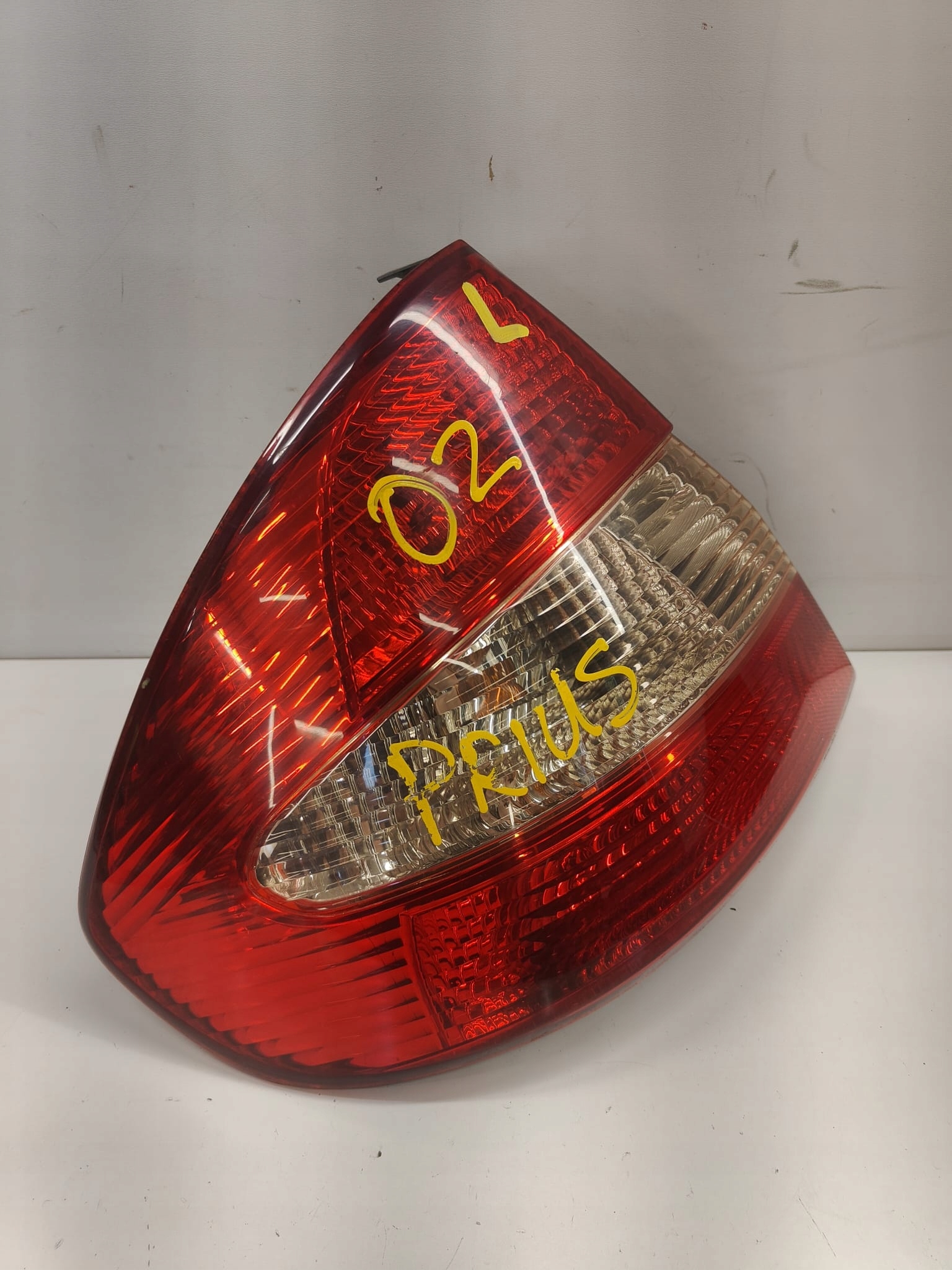 Toyota prius I 97-03 LAVE ZADNE SVETLO