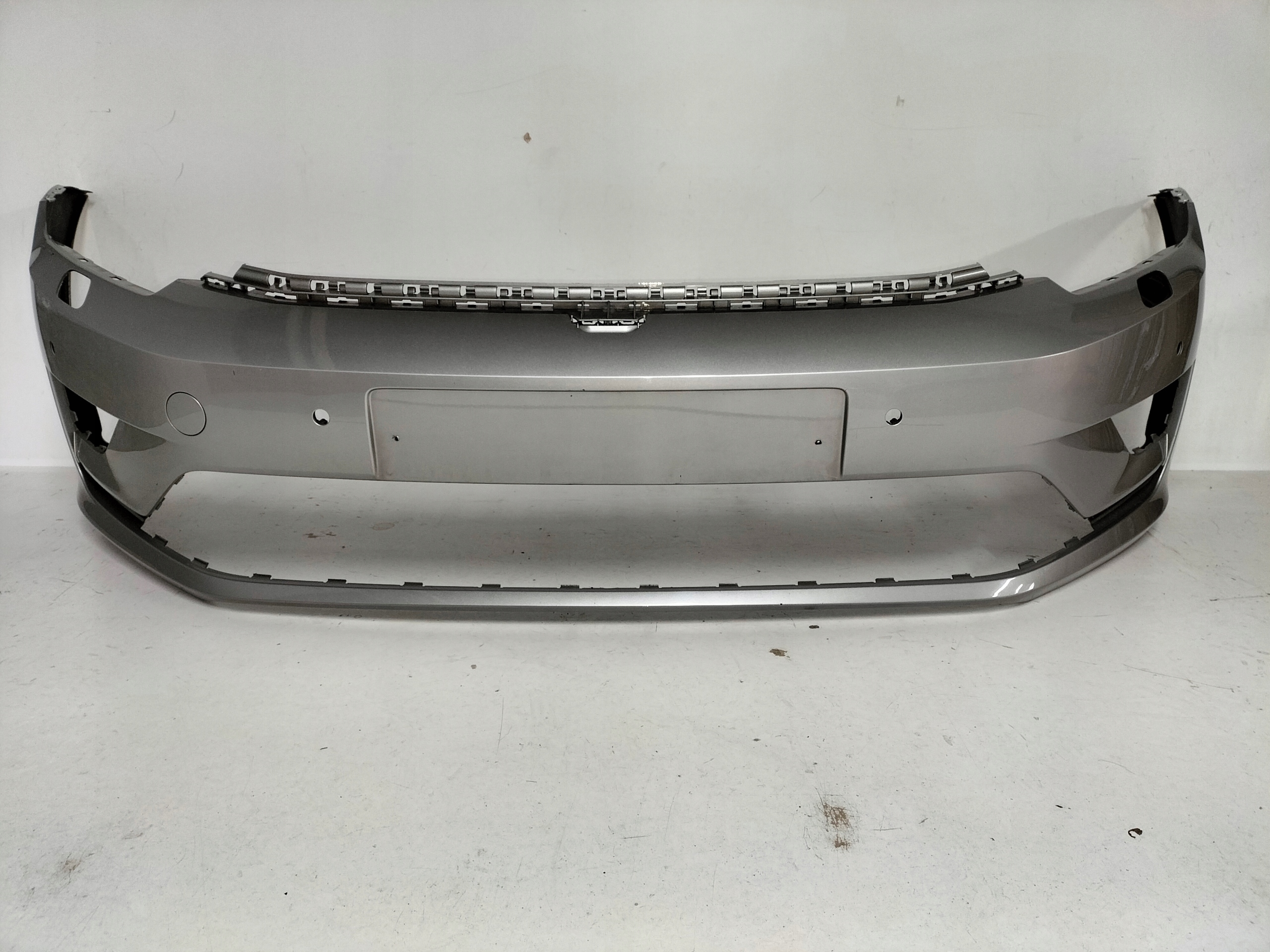 PREDNÝ NÁRAZNÍK VW GOLF VII SPORTSVAN 14-