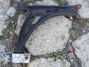 VW SCIROCCO PRAVÉ PREDNÉ RAMENO 1K0407153G VW SCIROCCO PRAVÉ PREDNÉ RAMENO 1K0407153G
