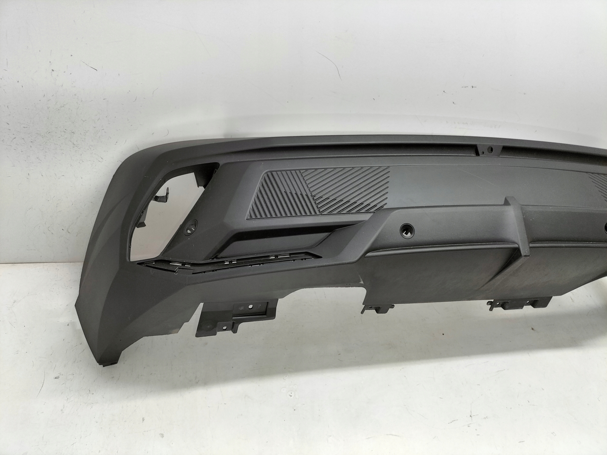 ZADNÝ NÁRAZNÍK PEUGEOT 408 II 22-
