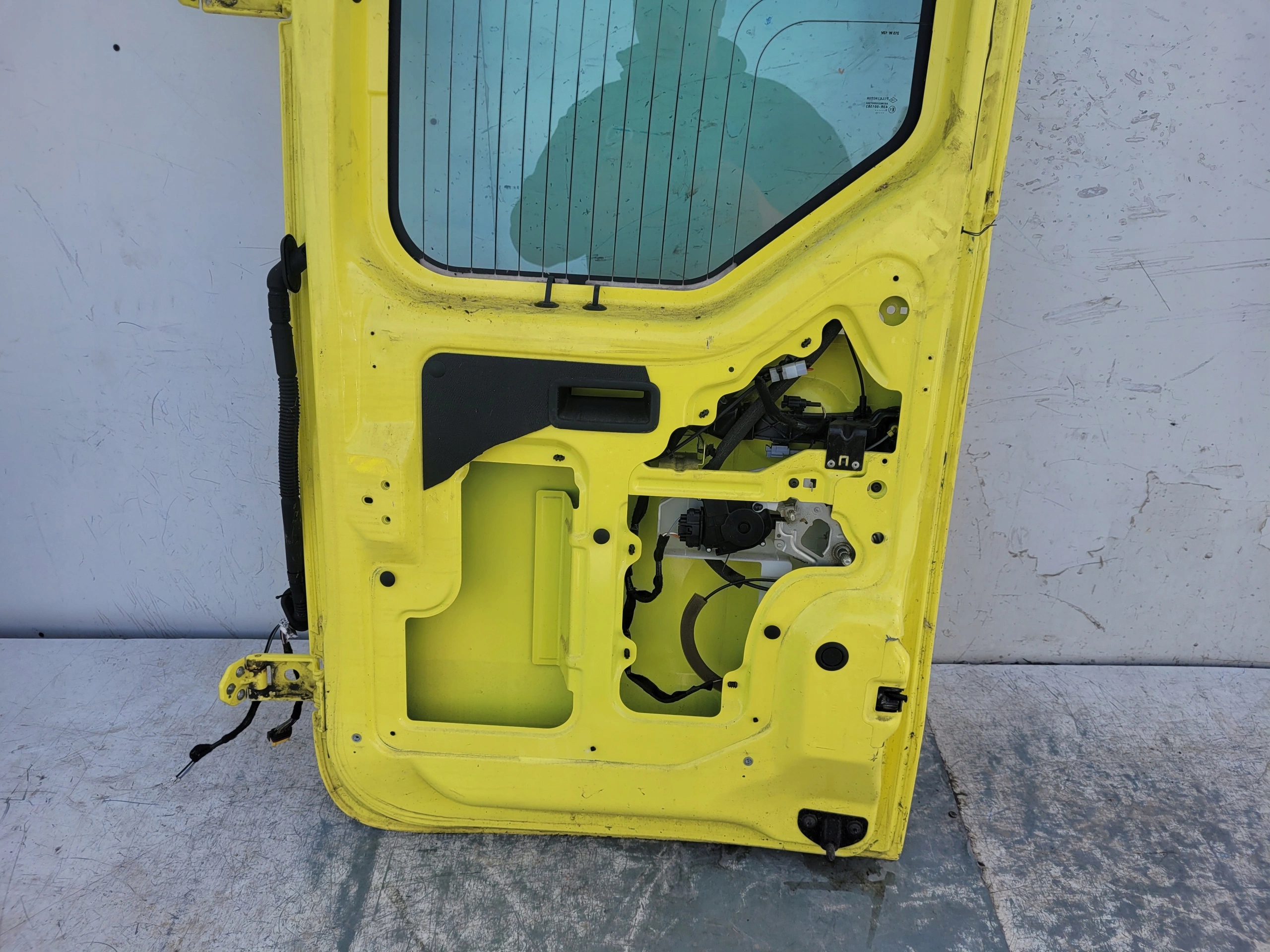 RENAULT MASTER III 3 PRAVE ZADNE DVERE SKLO