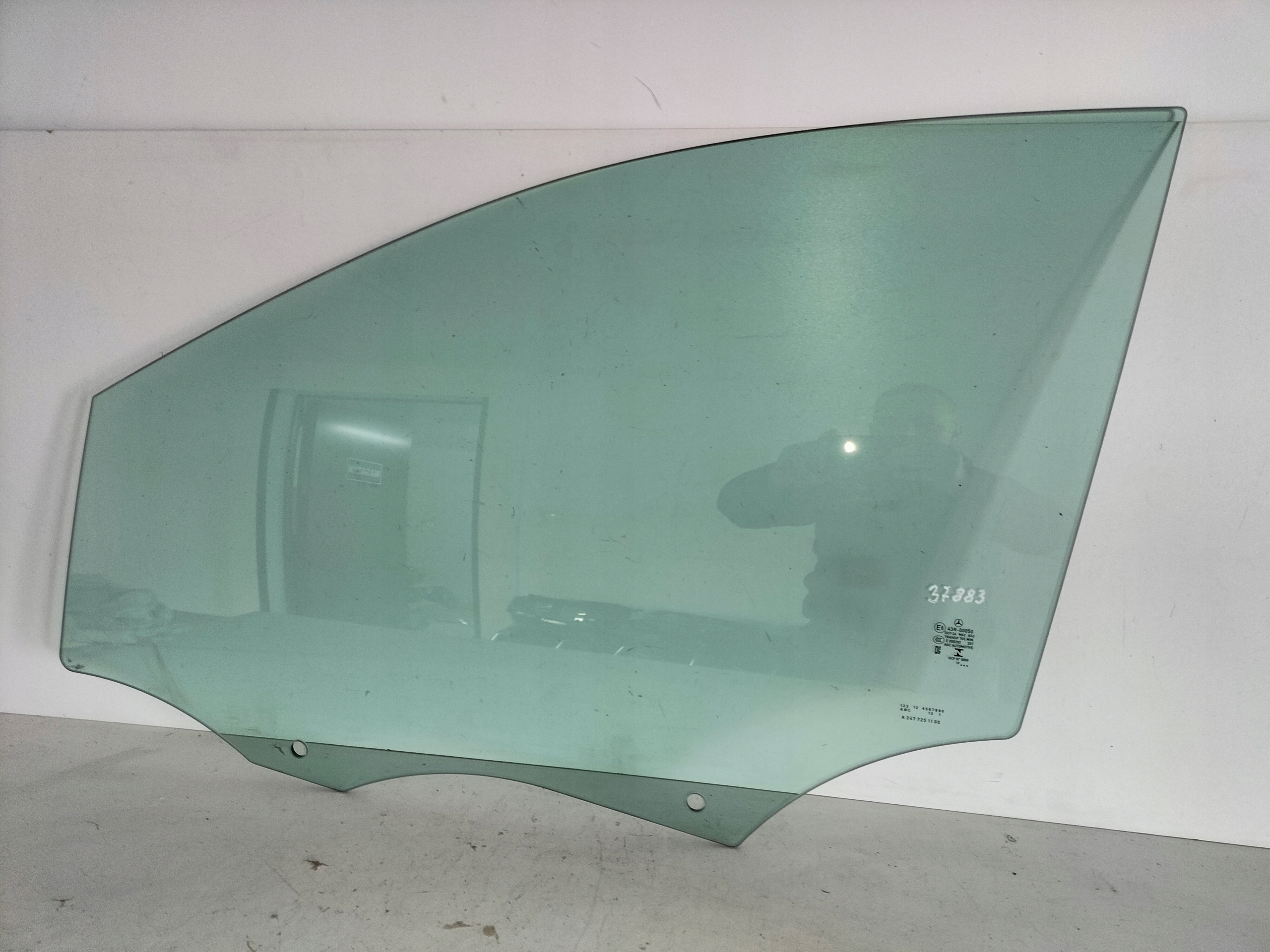 SKLO LAVYCH PREDNYCH DVERI MERCEDES B KLASA W247 19-