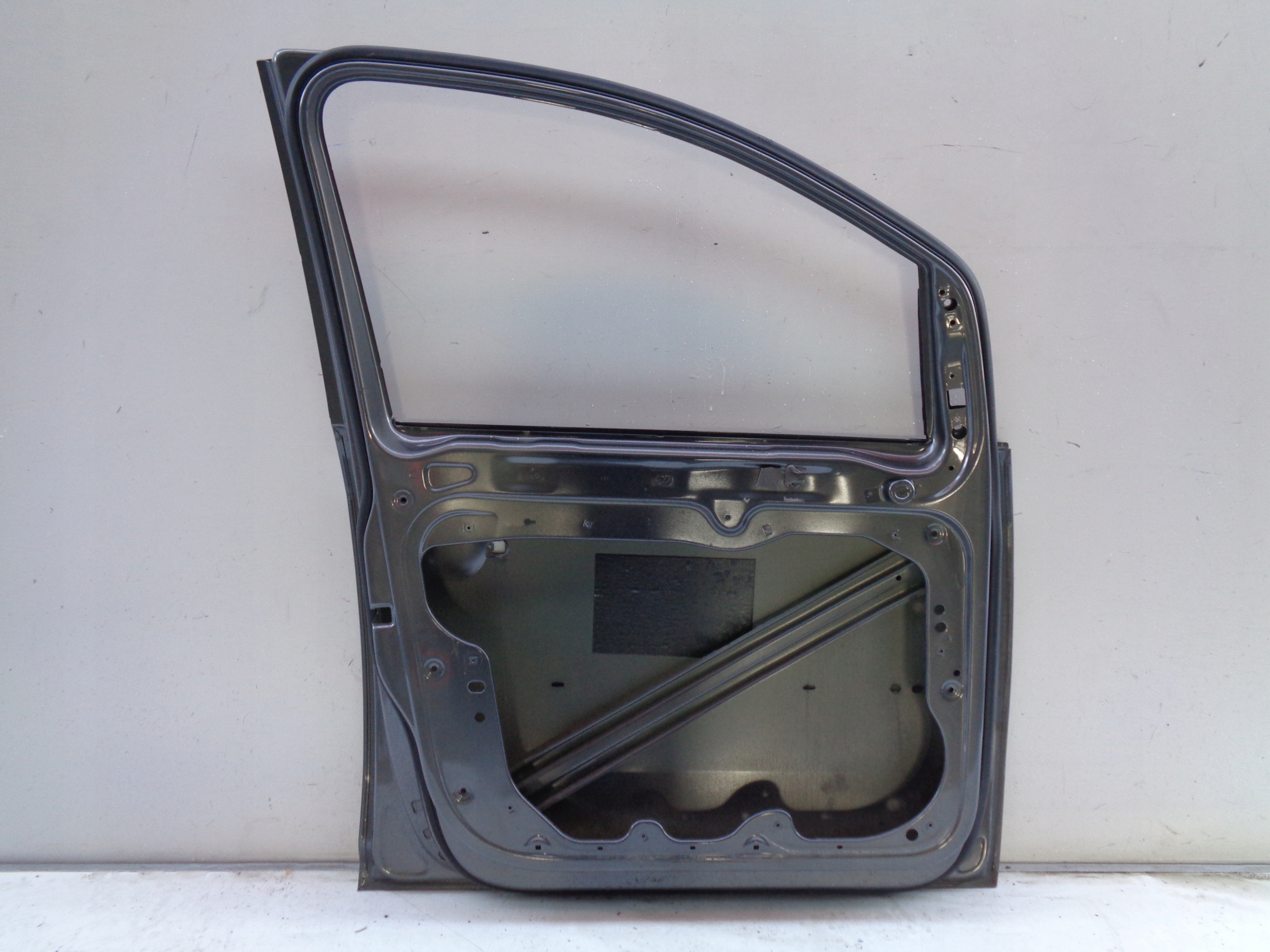LAVE PREDNE DVERE VW TOURAN 1T 1T0 03-15 NR 38240