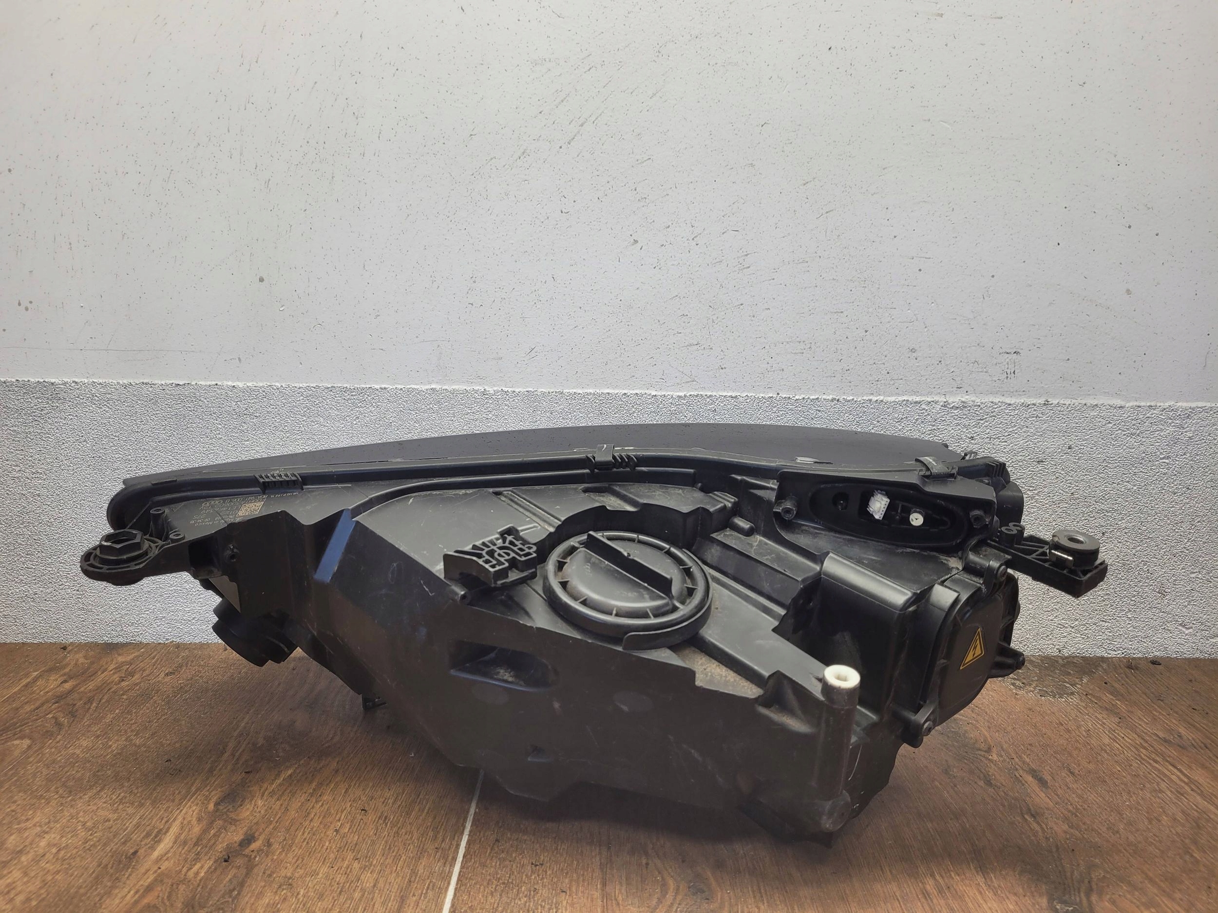 Audi Q5 80A 80A941006B PRAVÉ PREDNÉ SVETLO LED