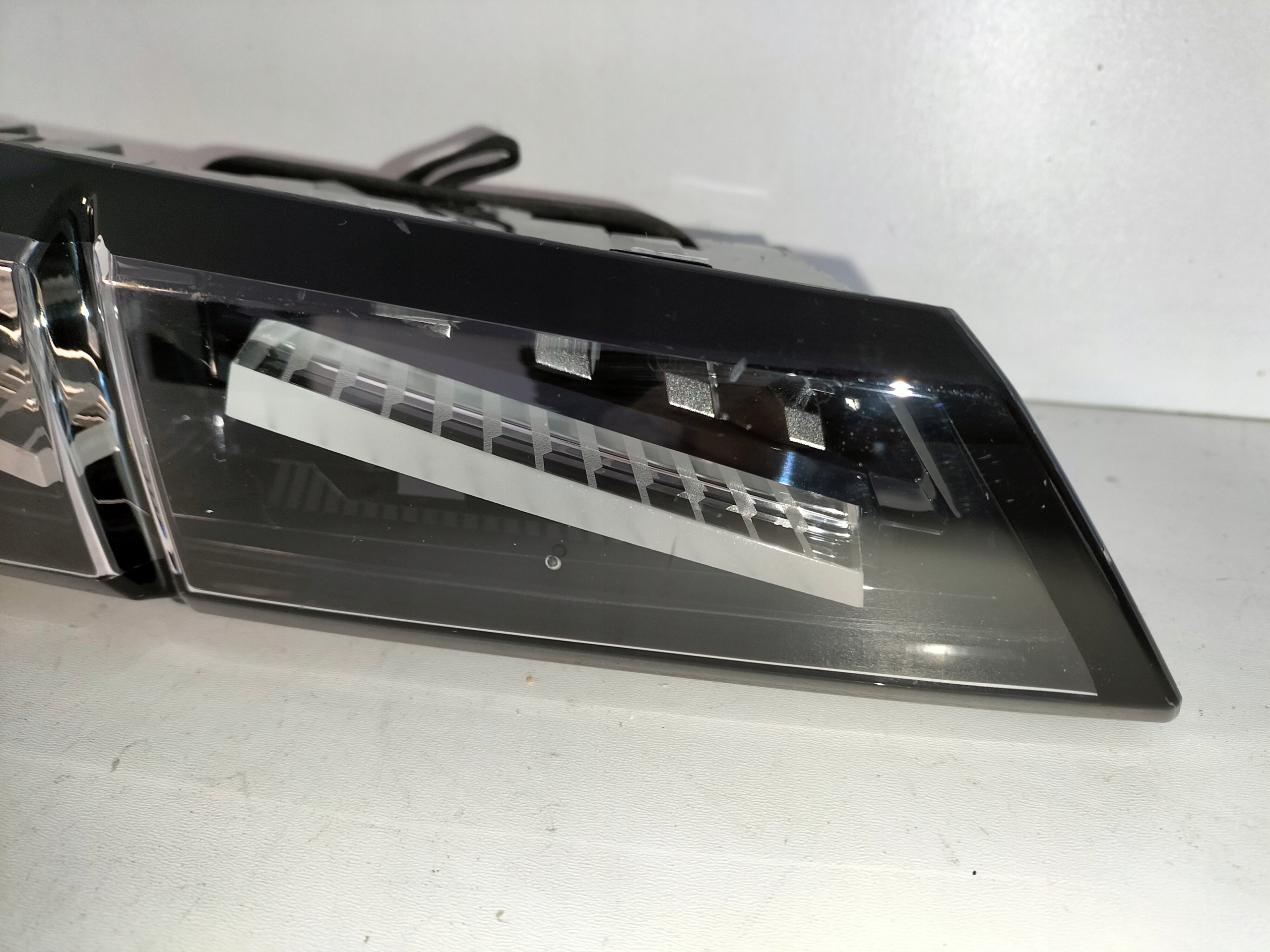 LAVE ZADNE SVETLO PEUGEOT 308 III T10 21- GT