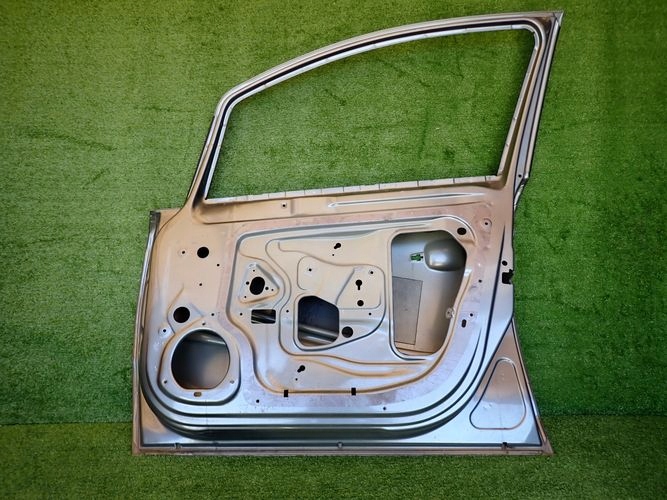 OPEL CORSA D 5d PRAVE PREDNE DVERE