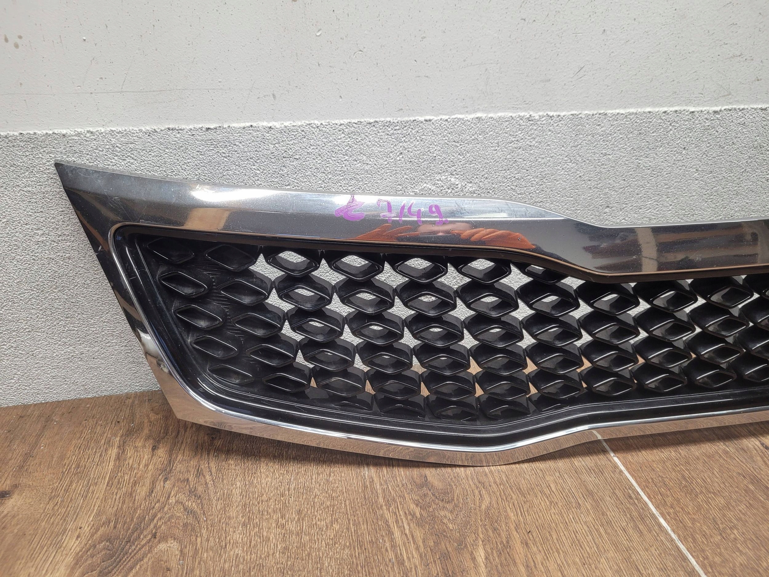 KIA Optima 86352-2T000 MRIEZKA LISTA PREDNÝ PREDNEa