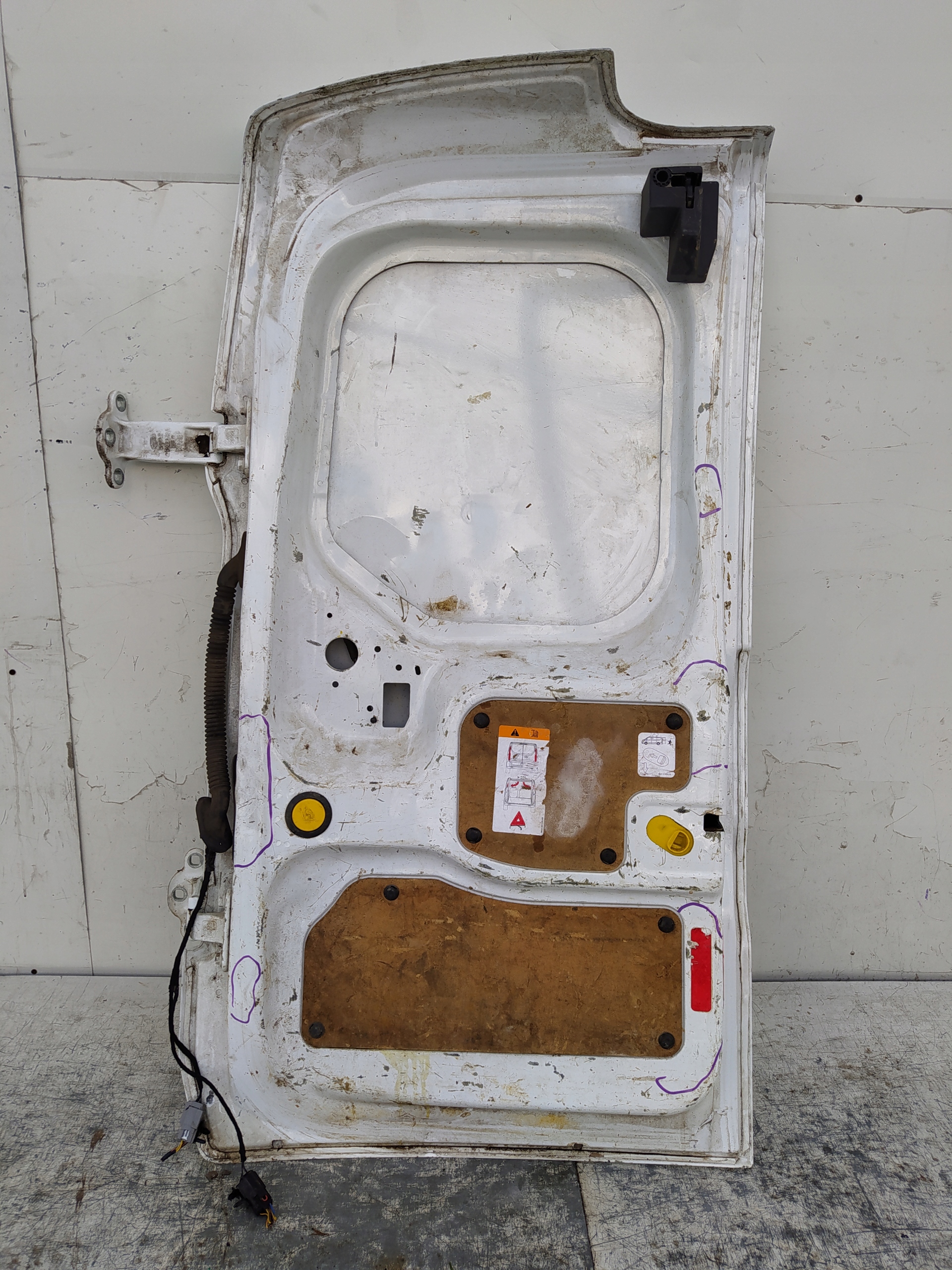 FORD TRANSIT CONNECT MK2 PRAVÉ ZADNÉ DVERE