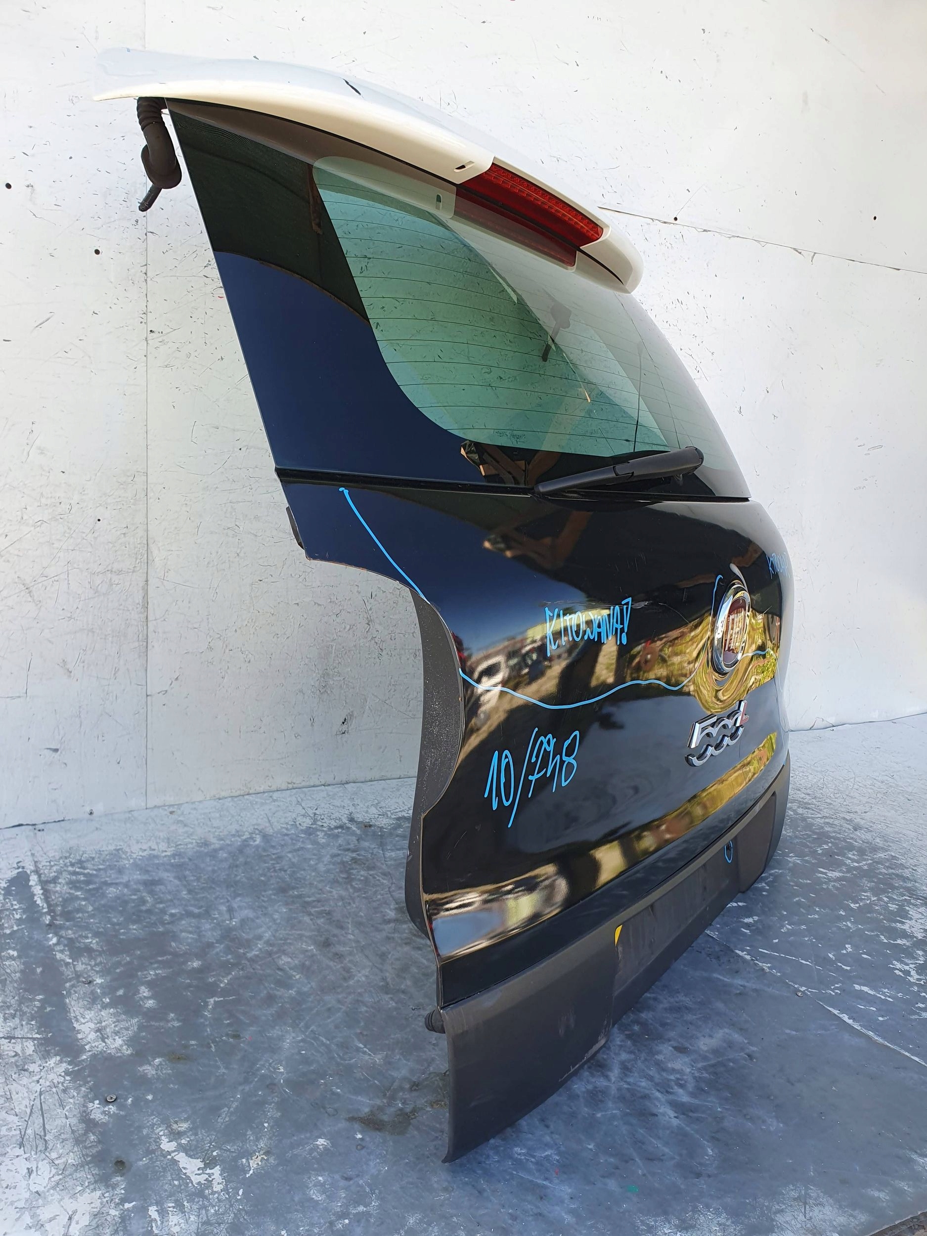 Fiat 500L ZADNA KAPOTA