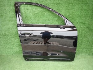 AUDI Q3 18- PRAVE PREDNE DVERE AUDI Q3 18- PRAVE PREDNE DVERE