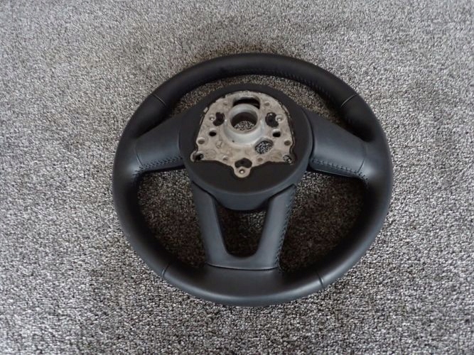 AUDI A4 B9 8W0 15- VOLANT