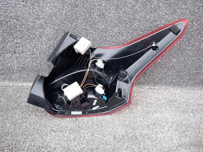 FORD FOCUS MK3 III HB LIFT 14-  LAVE ZADNE SVETLO