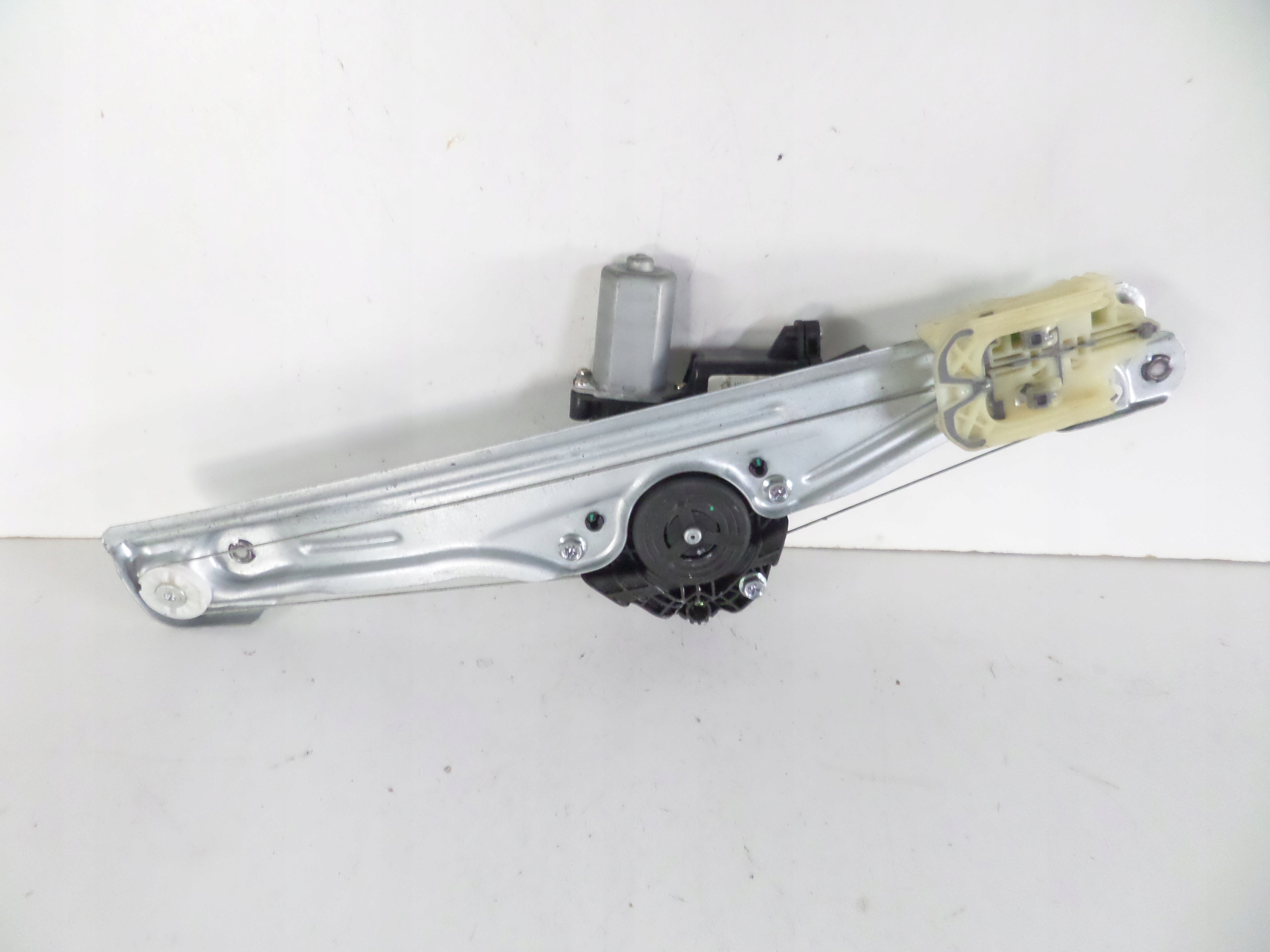 LAVE ZADNE STAHOVANIE OKNA OPEL INSIGNIA B 17-