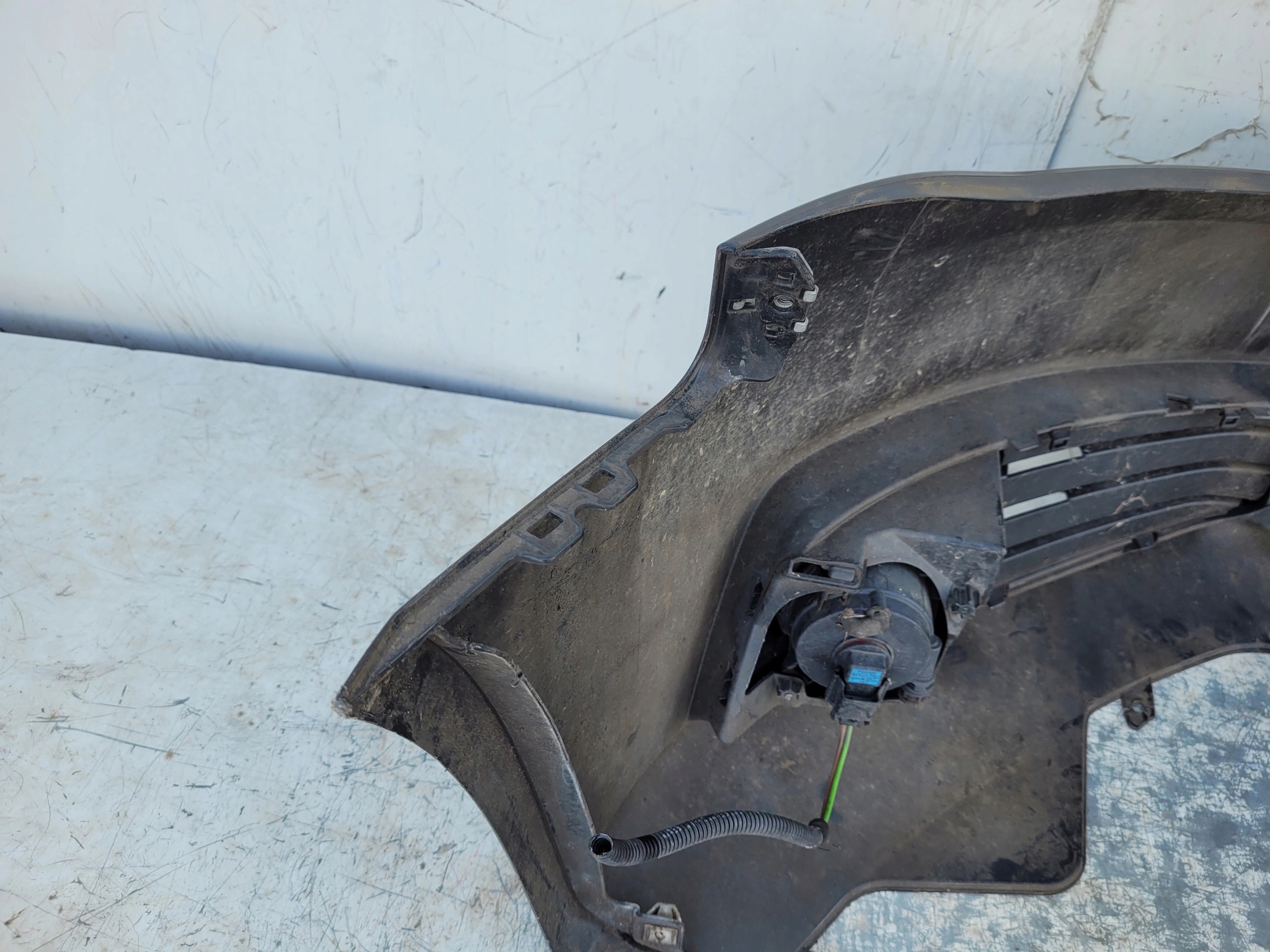 AUDI A4 B8 PREDNÝ NÁRAZNÍK