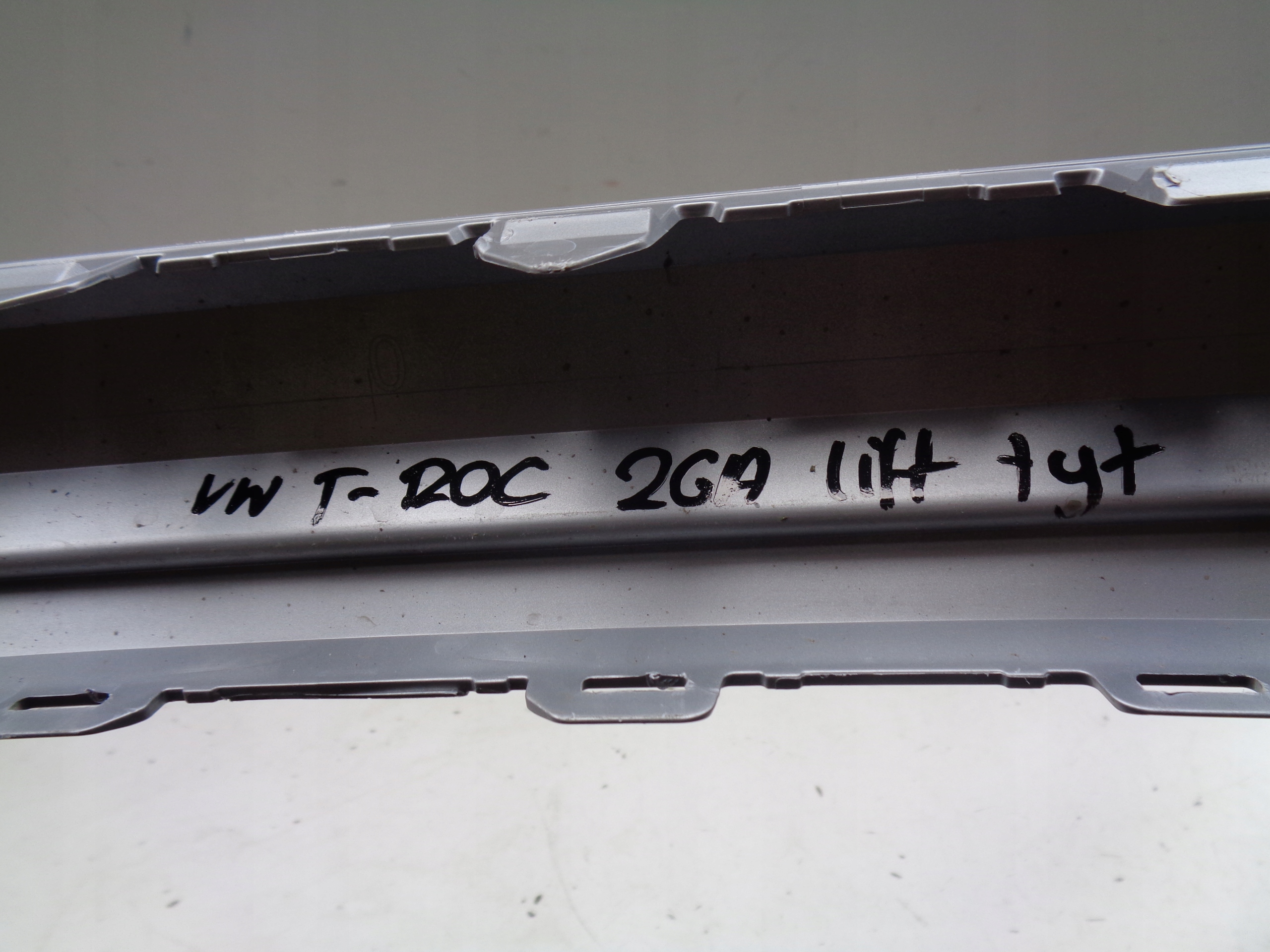 DRZIAK ZADNEHO NARAZNIKA VW T-ROC 2GA 21- LIFT