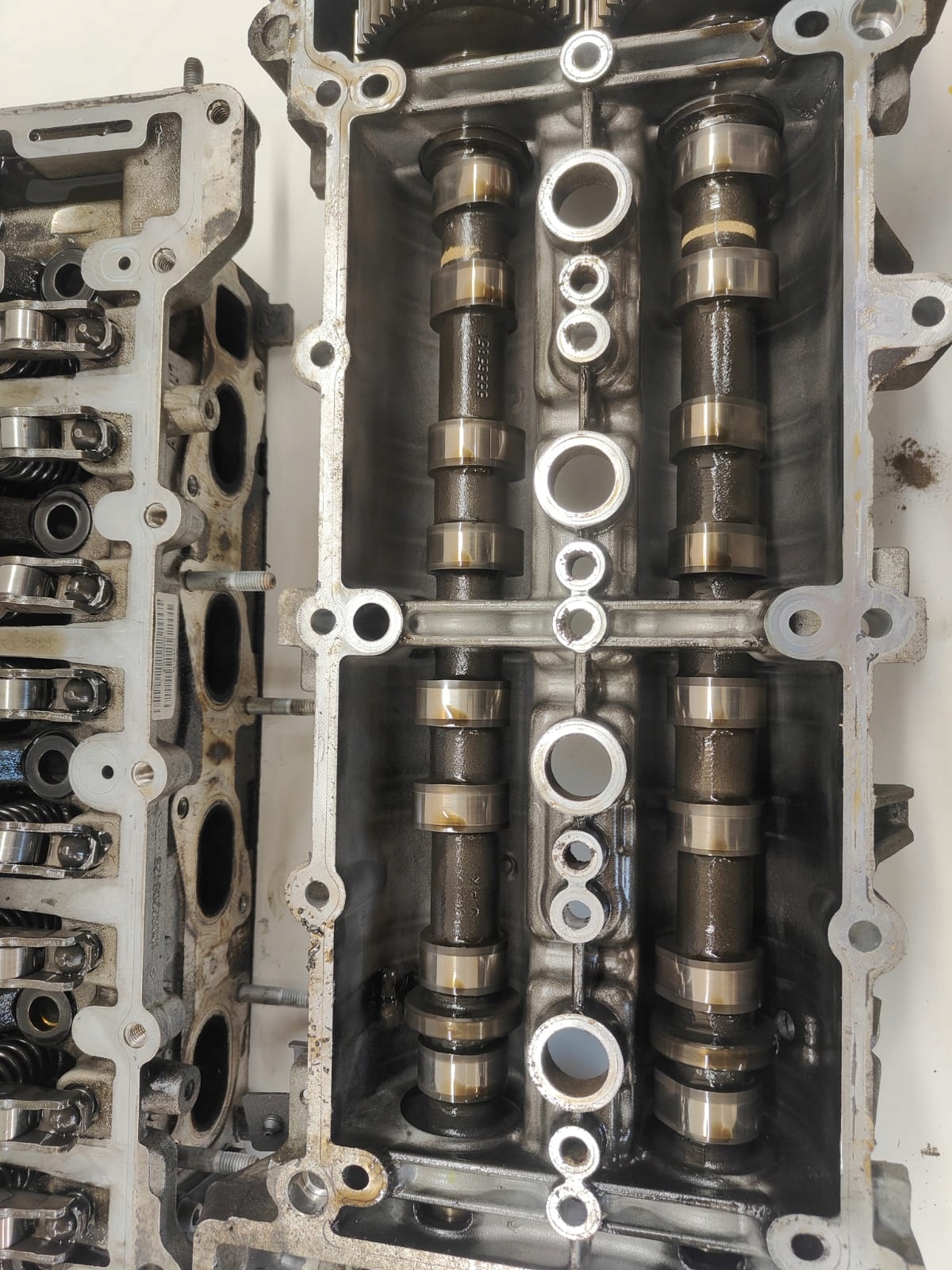Opel insignia zafira 2.0 diesel 55571949 HLAVA KOMPLETNÁ S VAČKAMI