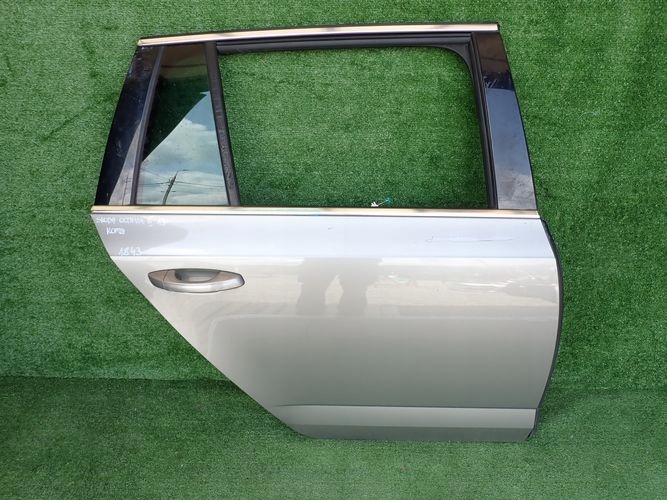 SKODA OCTAVIA III KOMBI PRAVE ZADNE DVERE