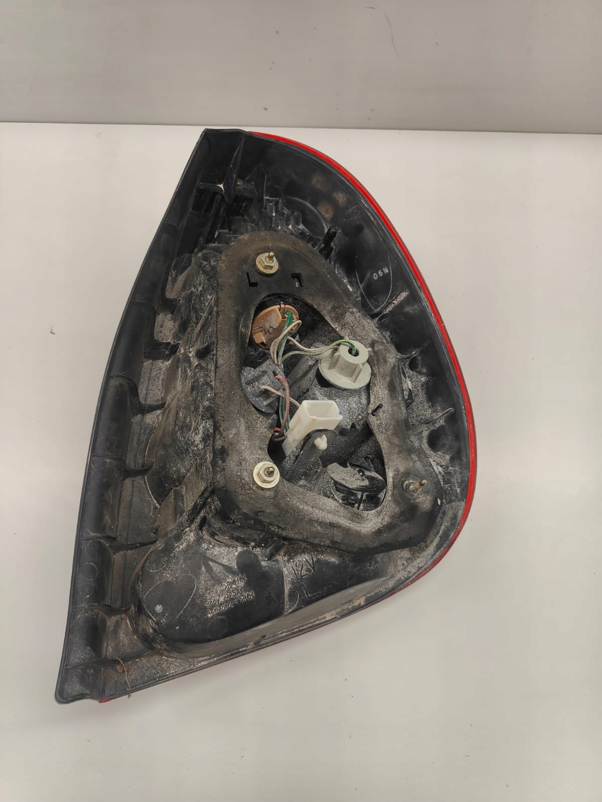 Toyota corolla e11 220-76587 LAVE ZADNE SVETLO ZADNA