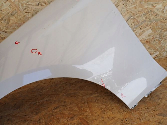 BMW F20 F21 1 ĽAVÝ PREDNÝ BLATNÍK