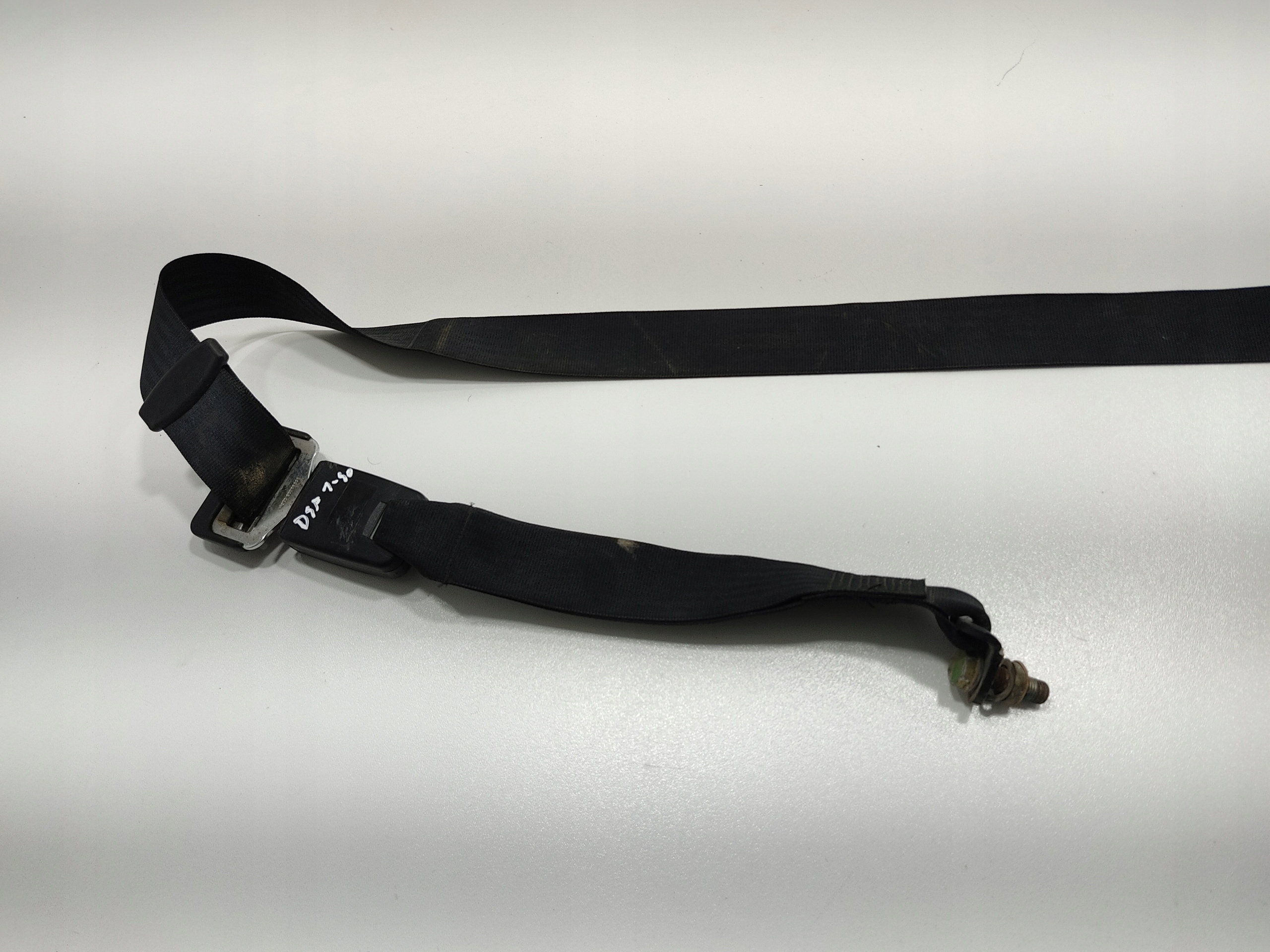 ZADNÝ BEDROVÝ BEZPEČNOSTNÝ PÁS LAND ROVER DEFENDER BTR 9626 BTR9626