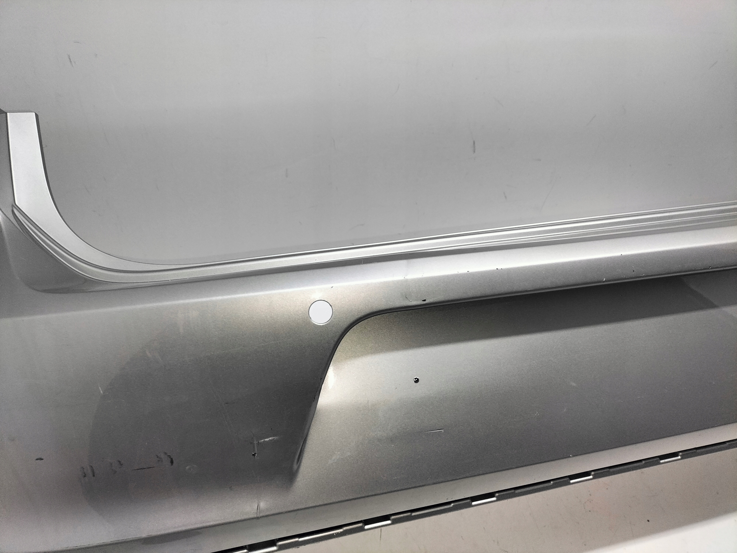 ZADNÝ NÁRAZNÍK VW GOLF 7 VII 12- HB