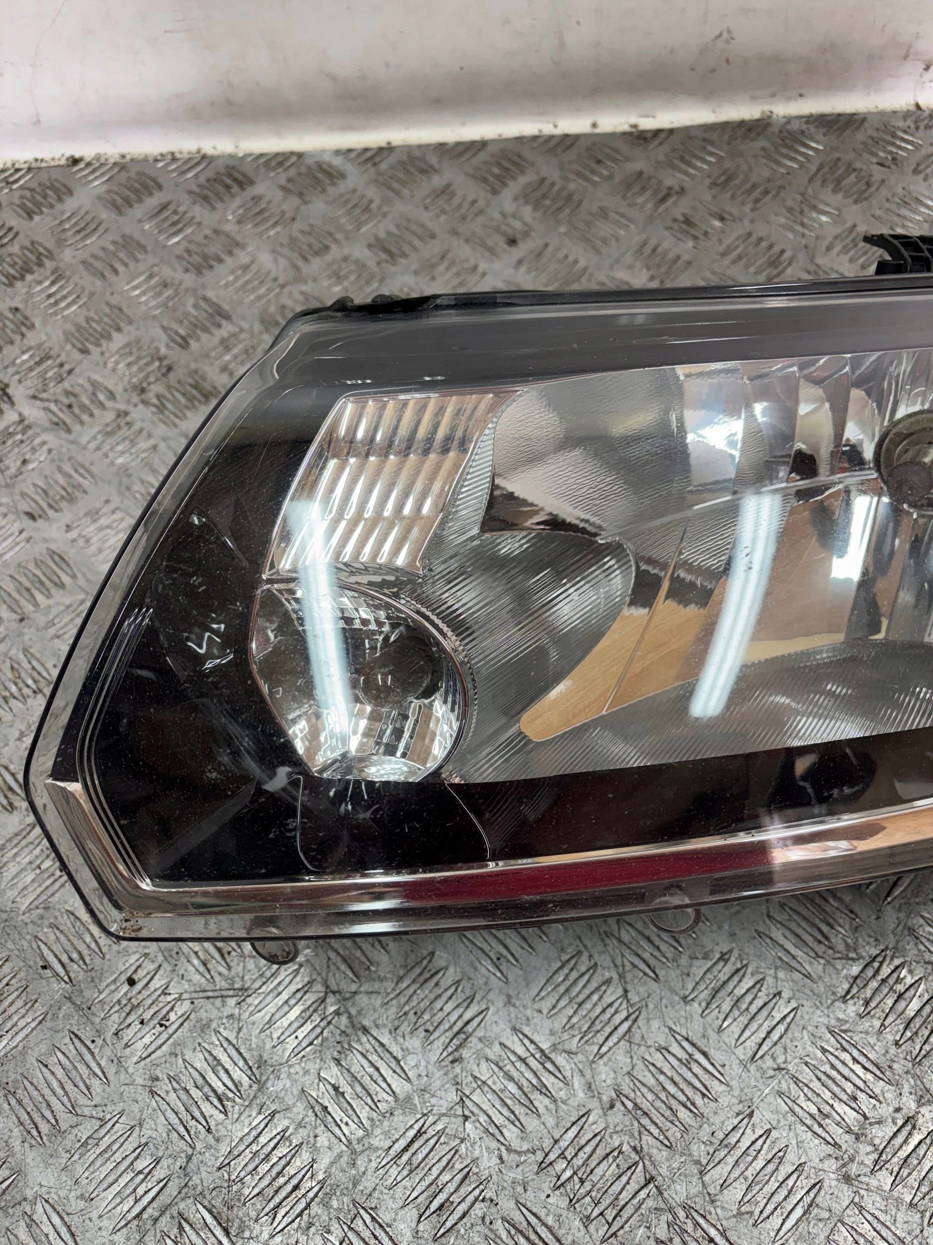 LAVE PREDNE SVETLO DACIA LOGAN II SANDERO II 12-