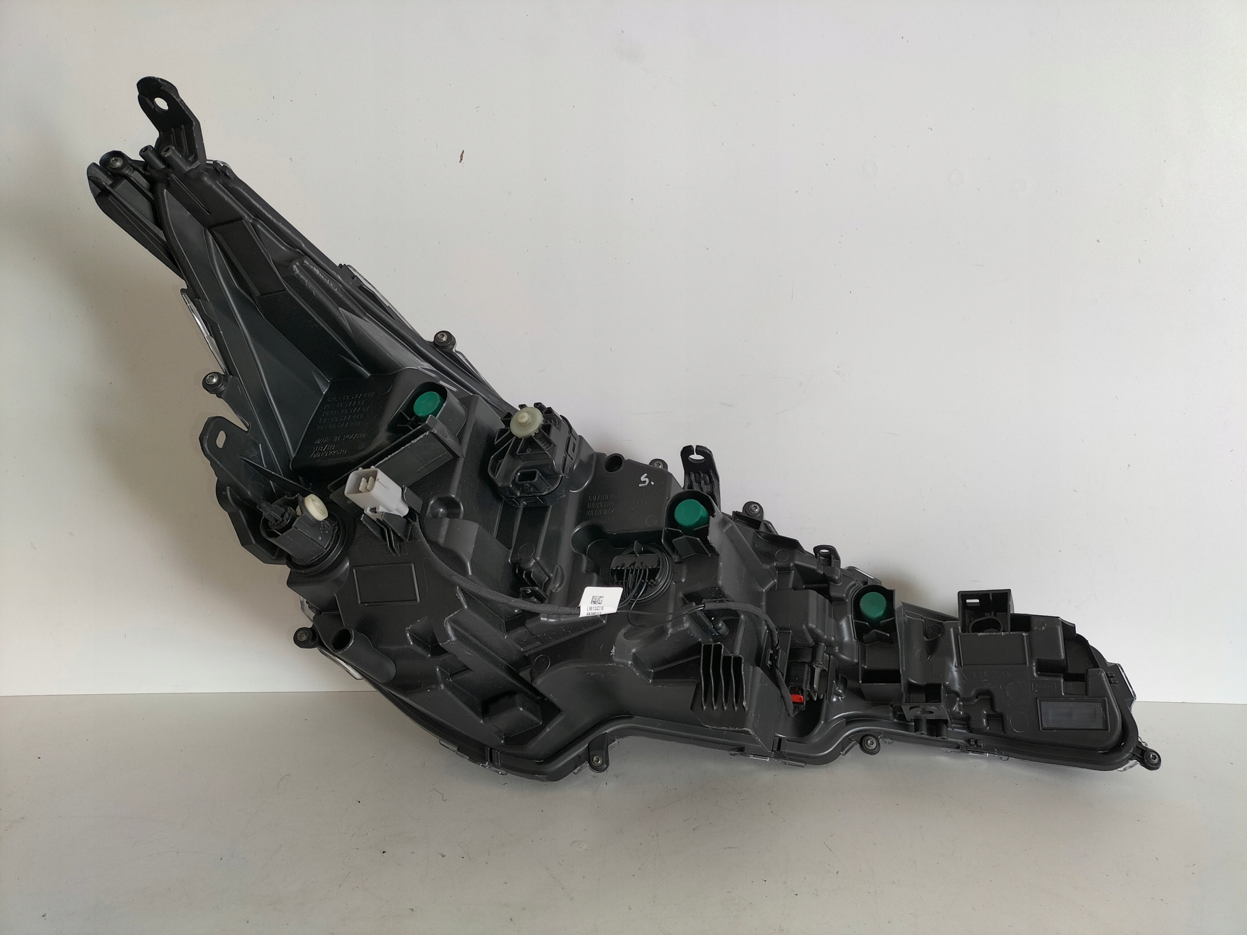 LAVE PREDNE SVETLO TOYOTA COROLLA E21 18-22 HB/KOMBI FULL LED