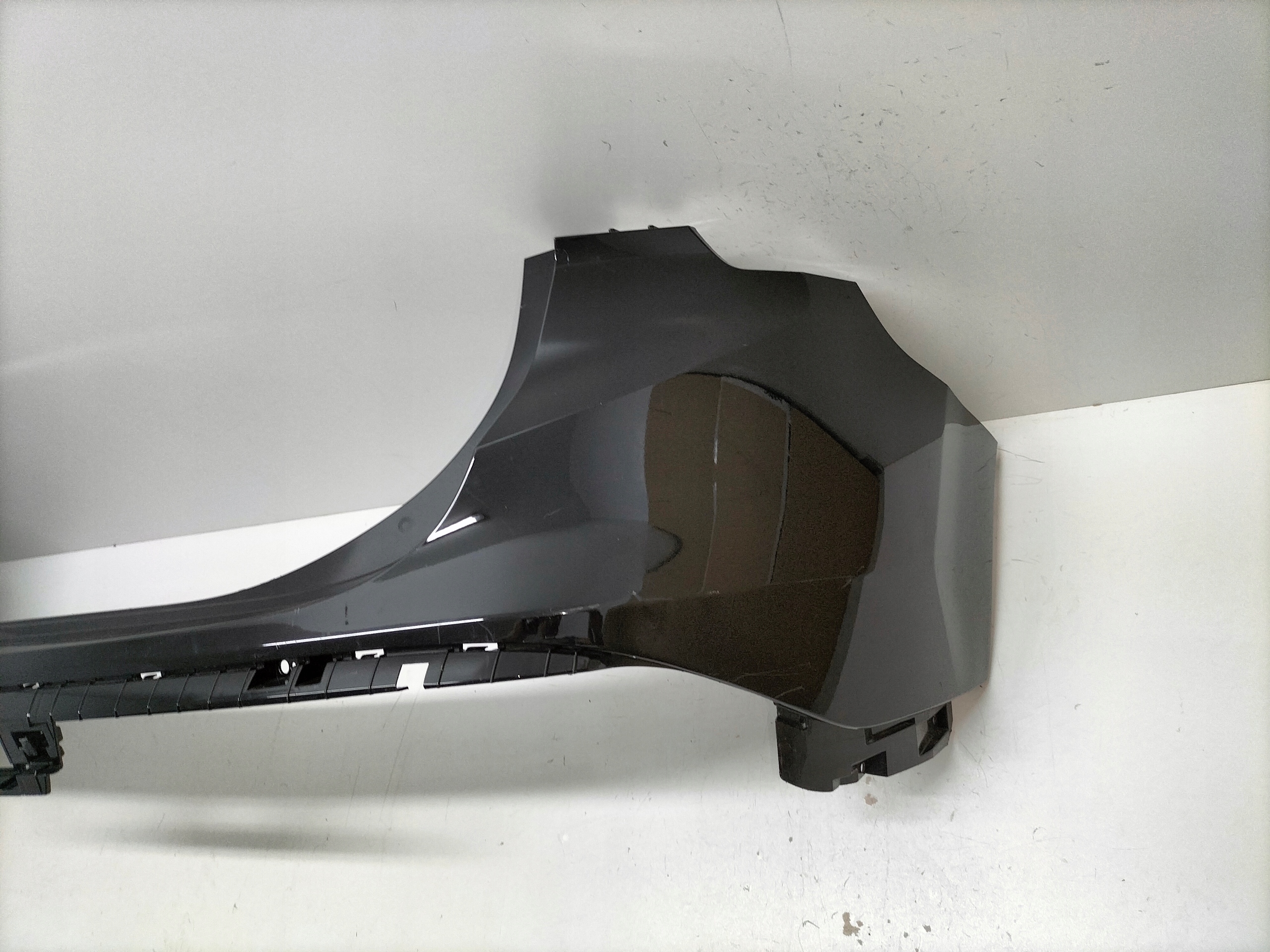 ZADNÝ NÁRAZNÍK HYUNDAI SANTA FE IV LIFT 21-