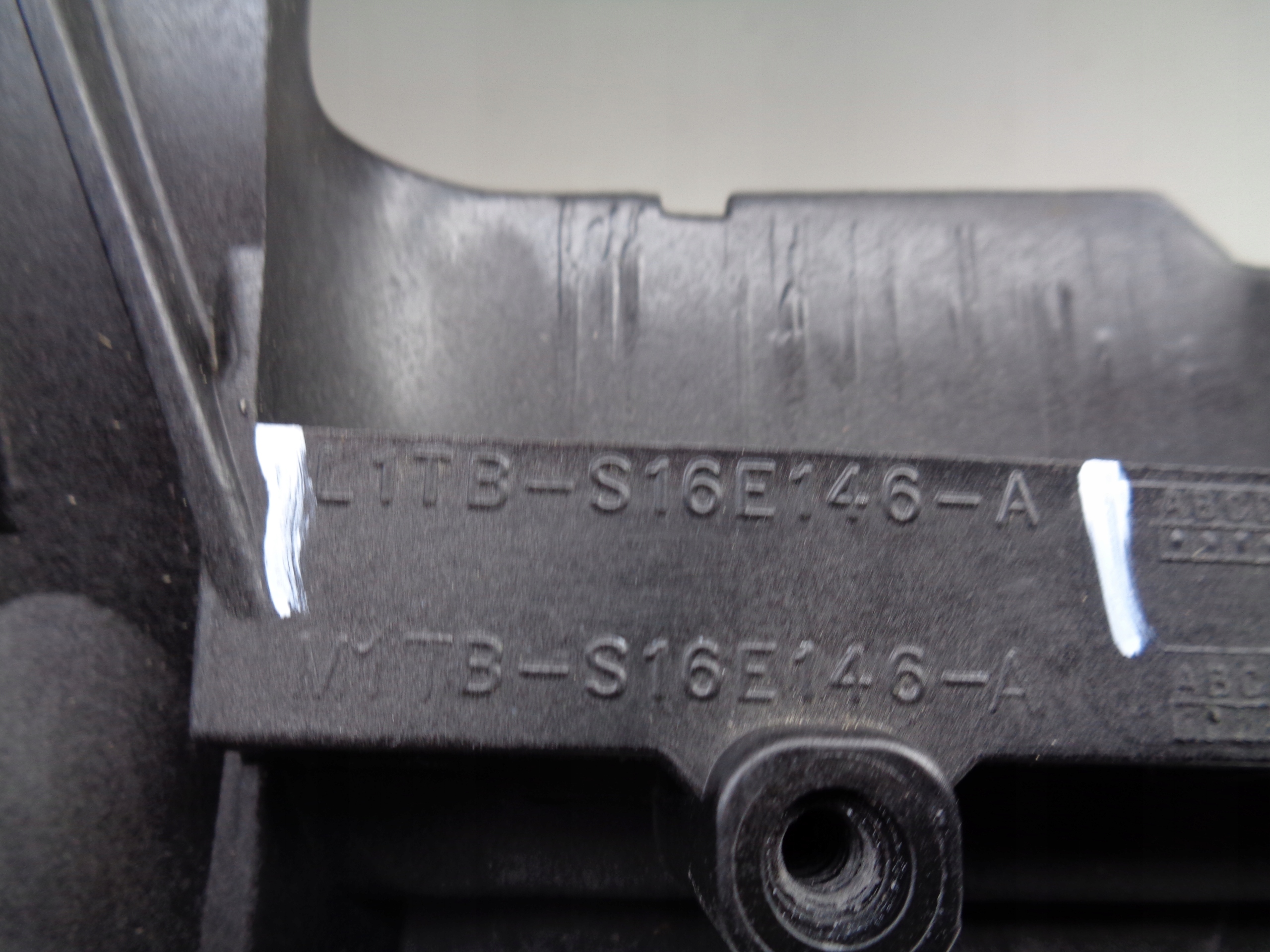 VYSTUHA, PREDNE CELO FORD PUMA 19-