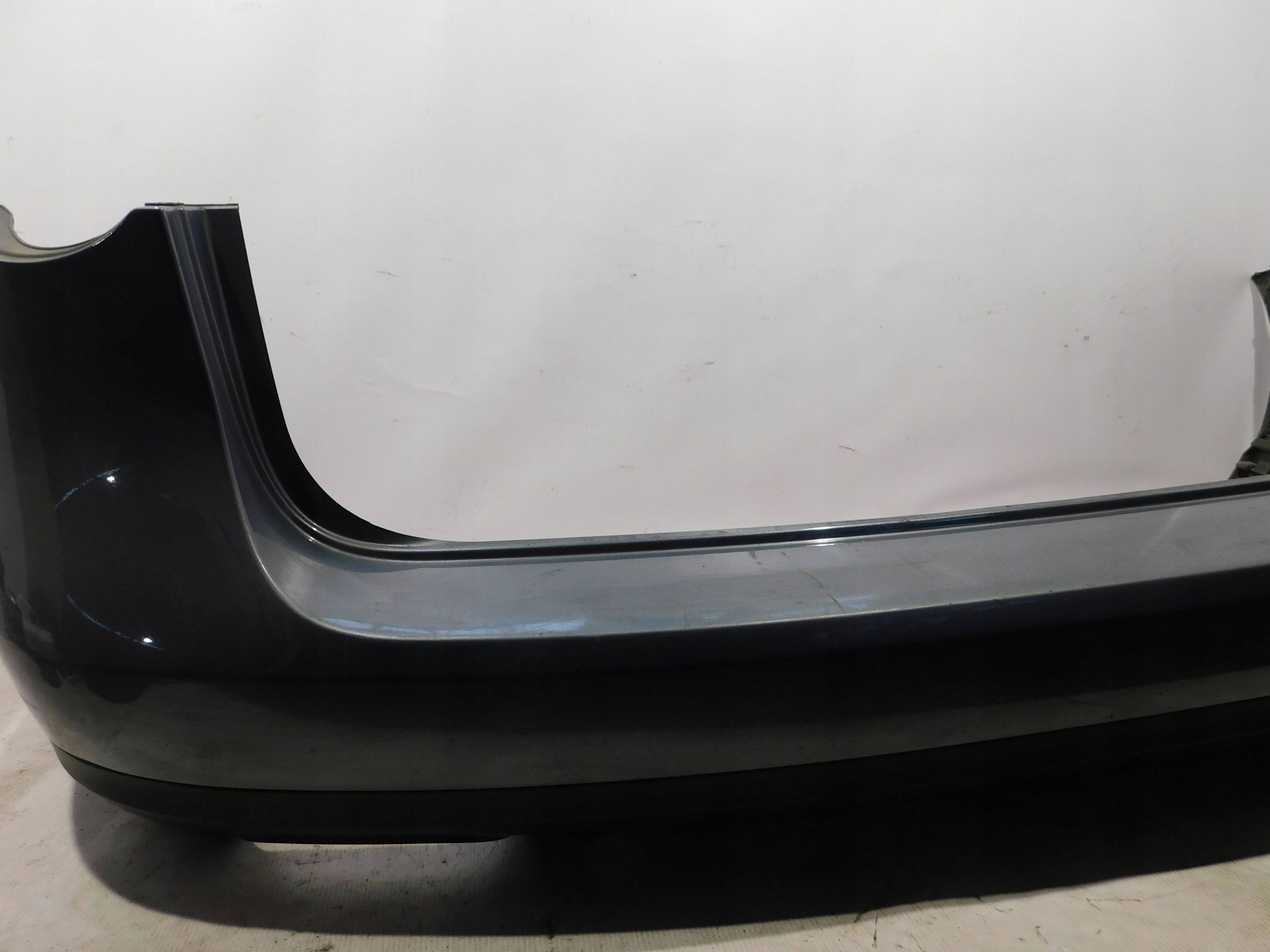 ZADNÝ NÁRAZNÍK VW PASSAT B6 KOMBI