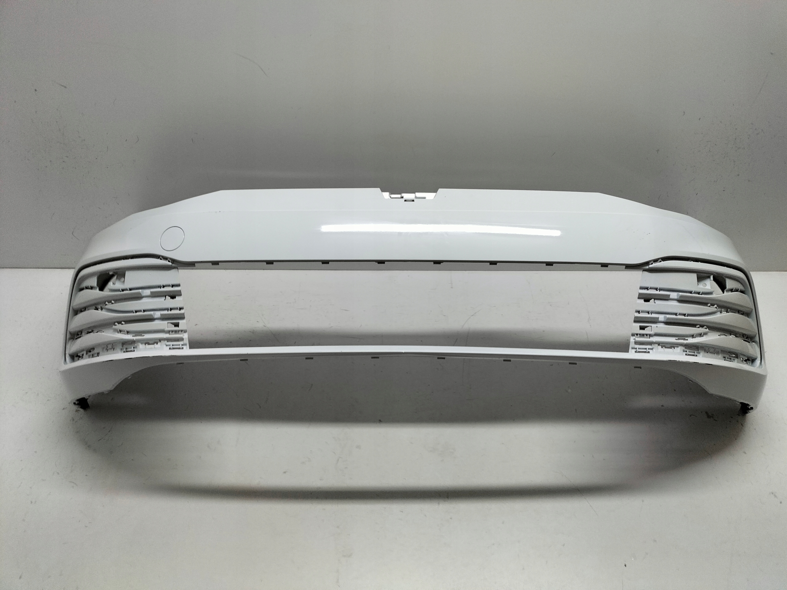 PREDNÝ NÁRAZNÍK VW GOLF 8 VIII 20-24