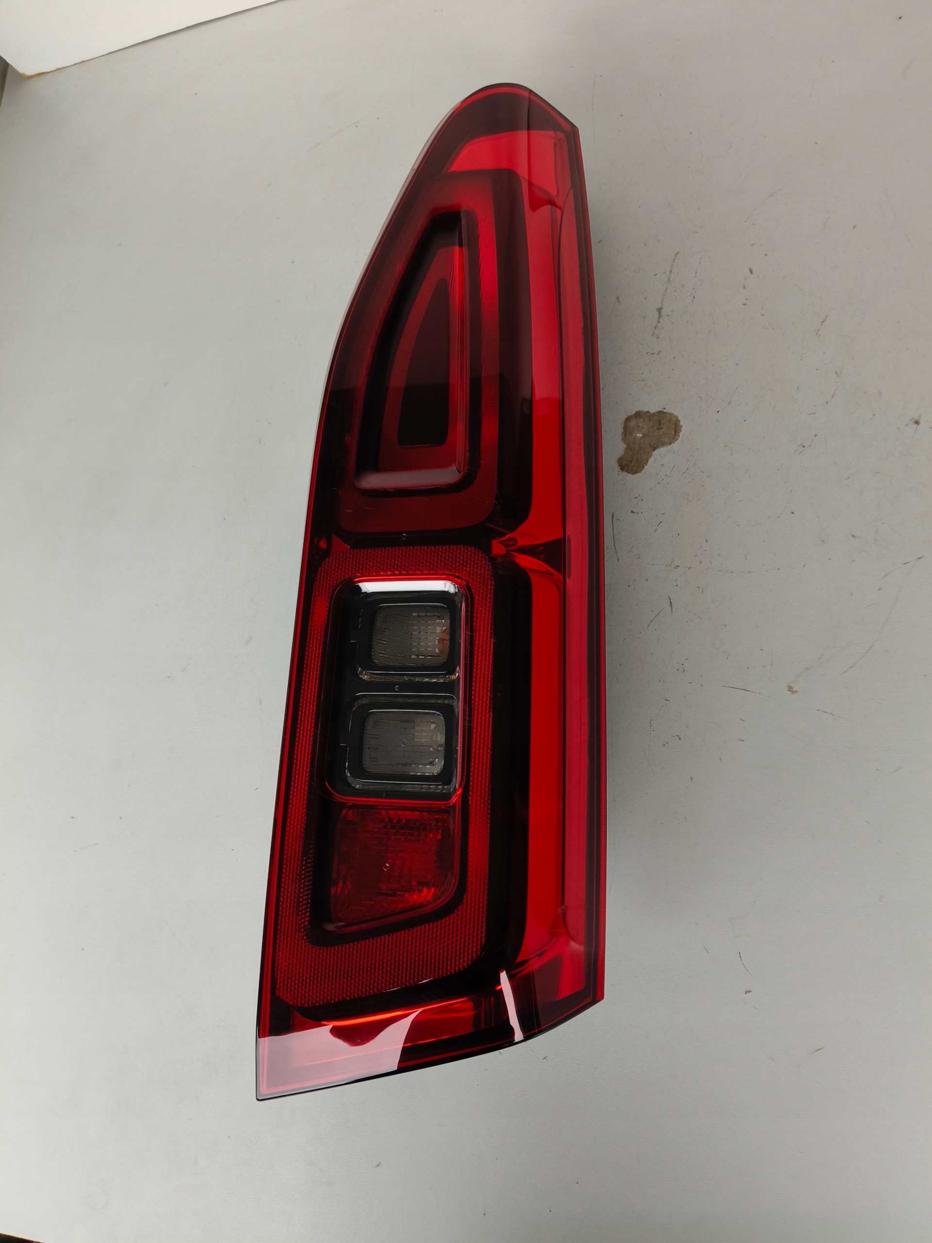 PRAVE ZADNE SVETLO CITROEN BERLINGO IV 18- RIFTER LED