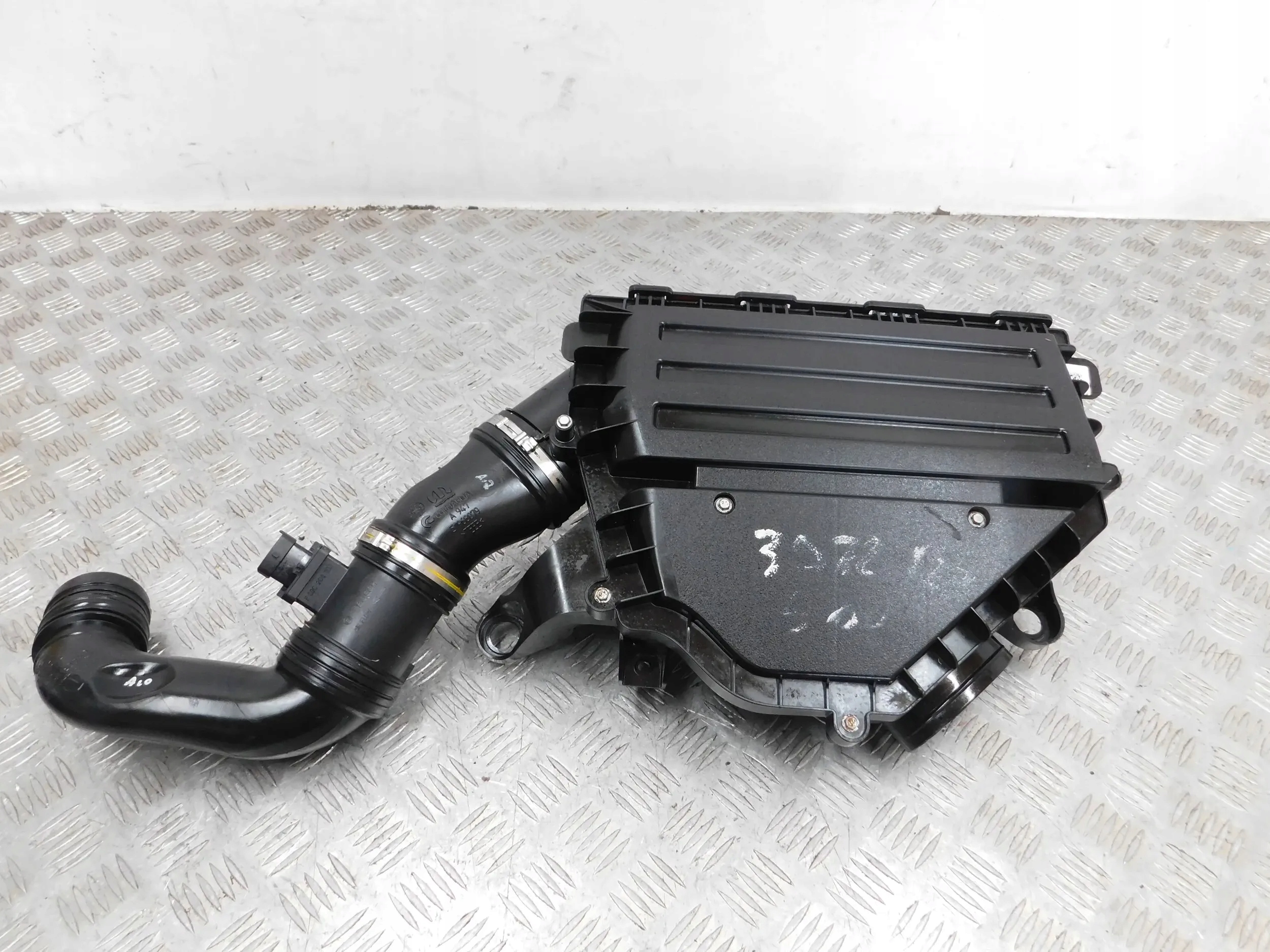 OBAL VZDUCHOVÉHO FILTERA FIAT 500L 1.3 M-JET 51968076