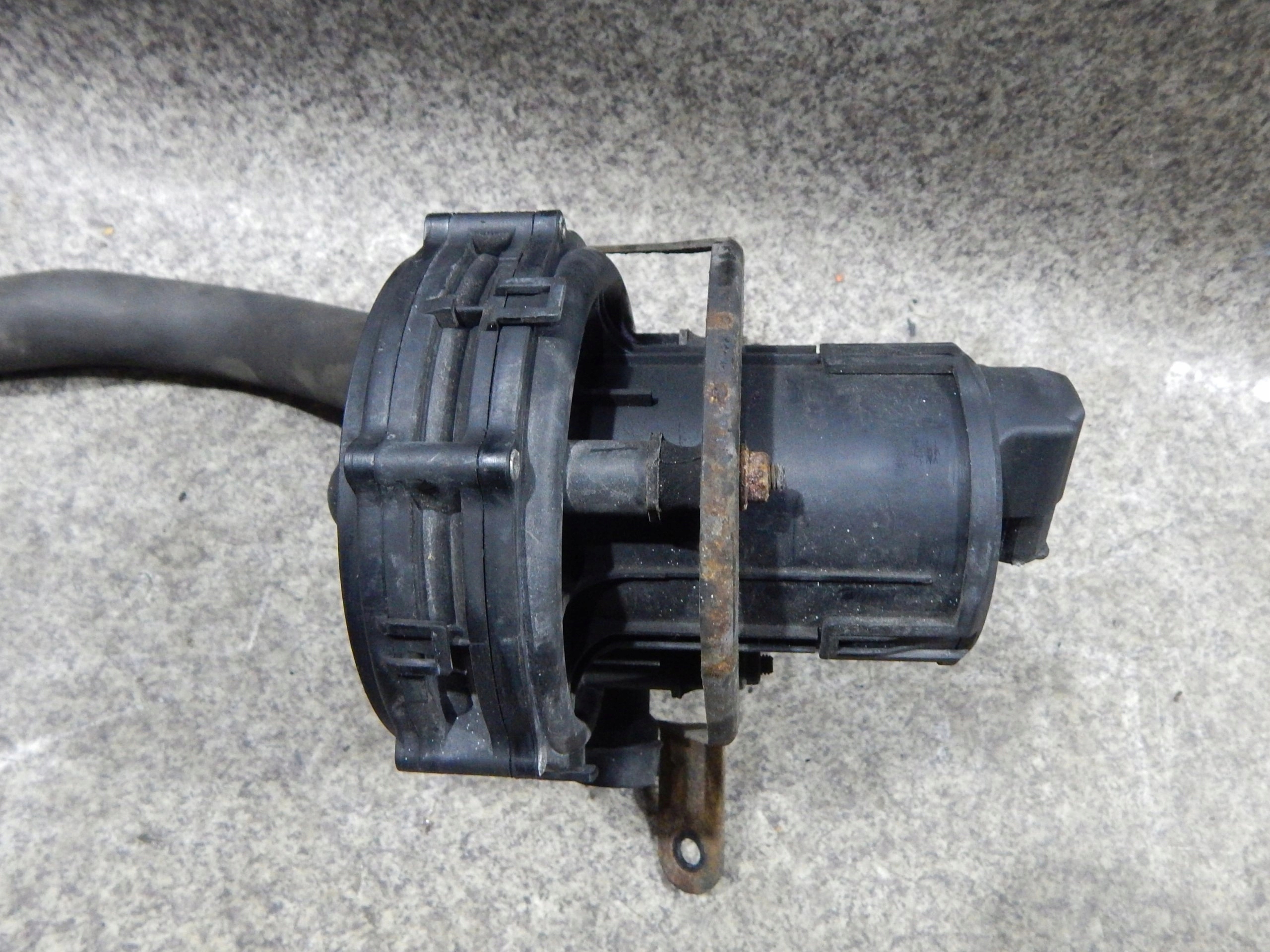 range rover L322 4.4 VZDUCHOVÉ ČERPADLO 7505316