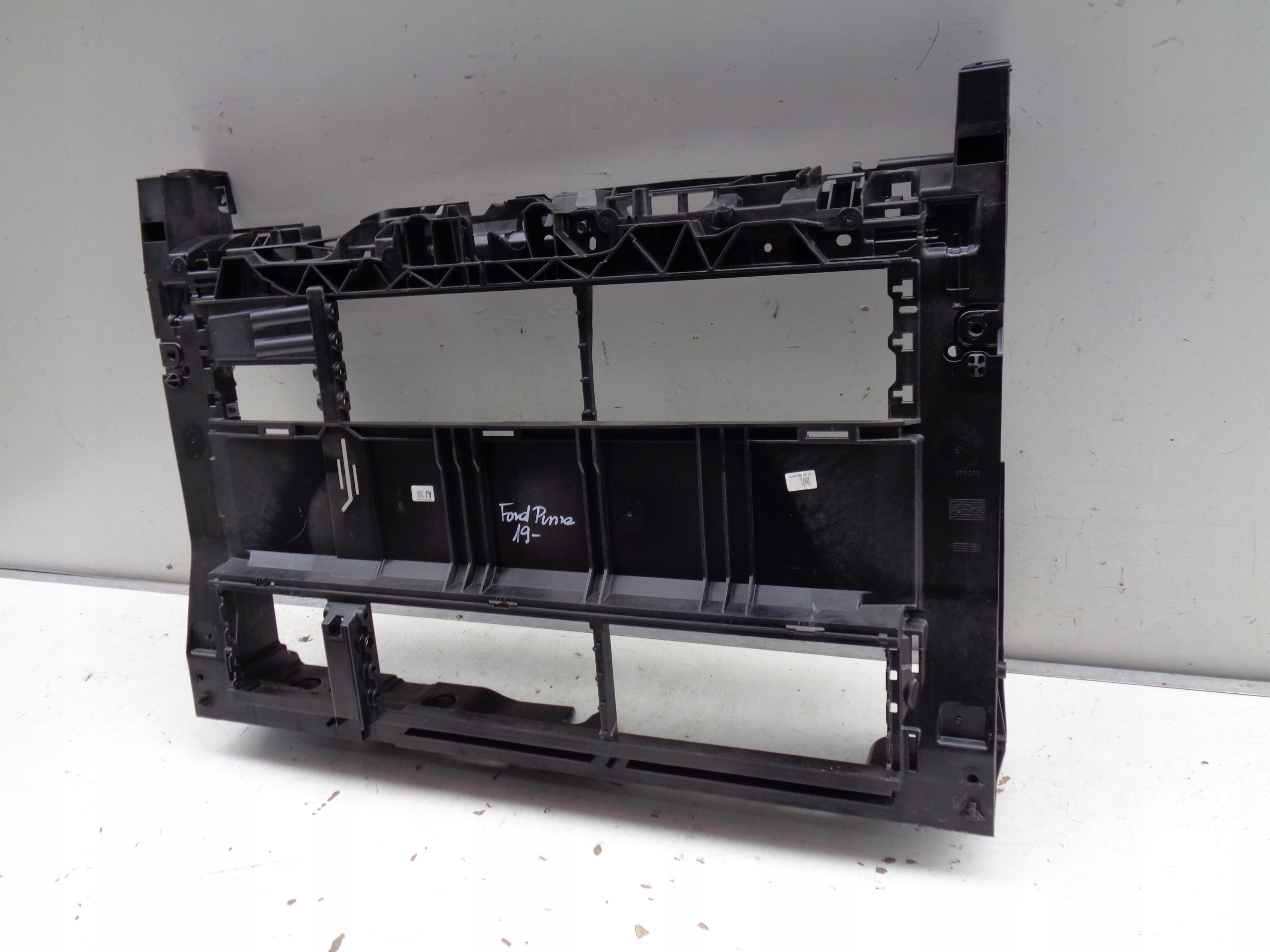 VYSTUHA, PREDNE CELO FORD PUMA 19-
