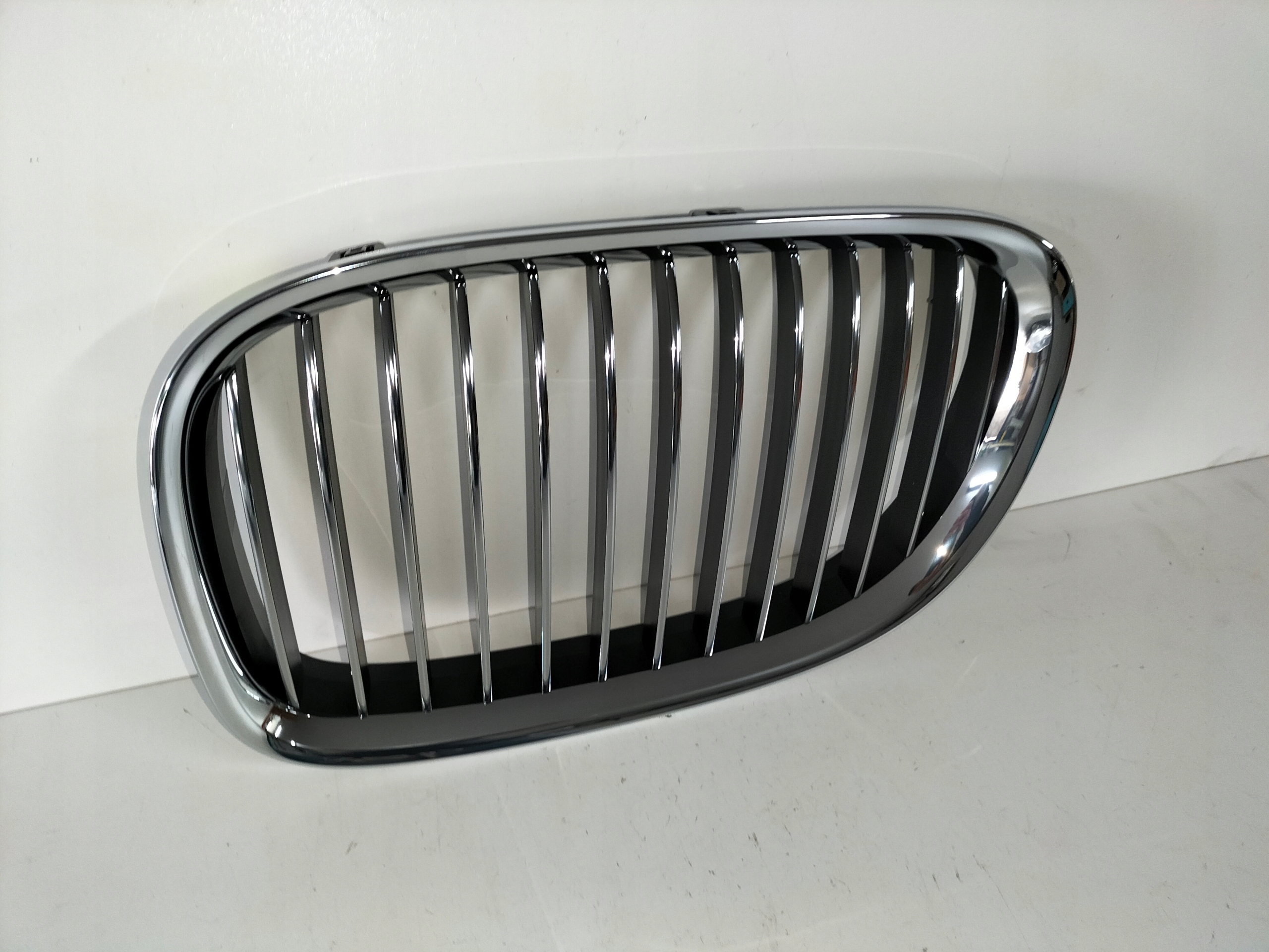 ĽAVÁ MRIEŽKA RÁMIK ĽADVINKA BMW 7 F01 F02 08-16